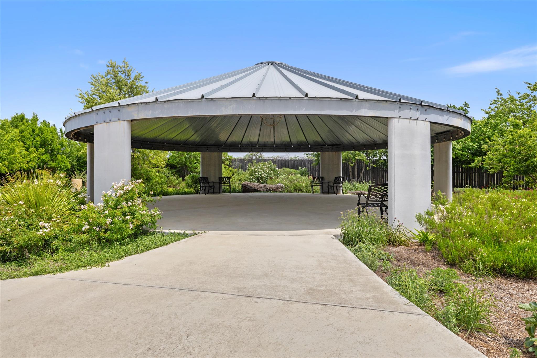 208 Danos Dr, Fredericksburg, TX 78624