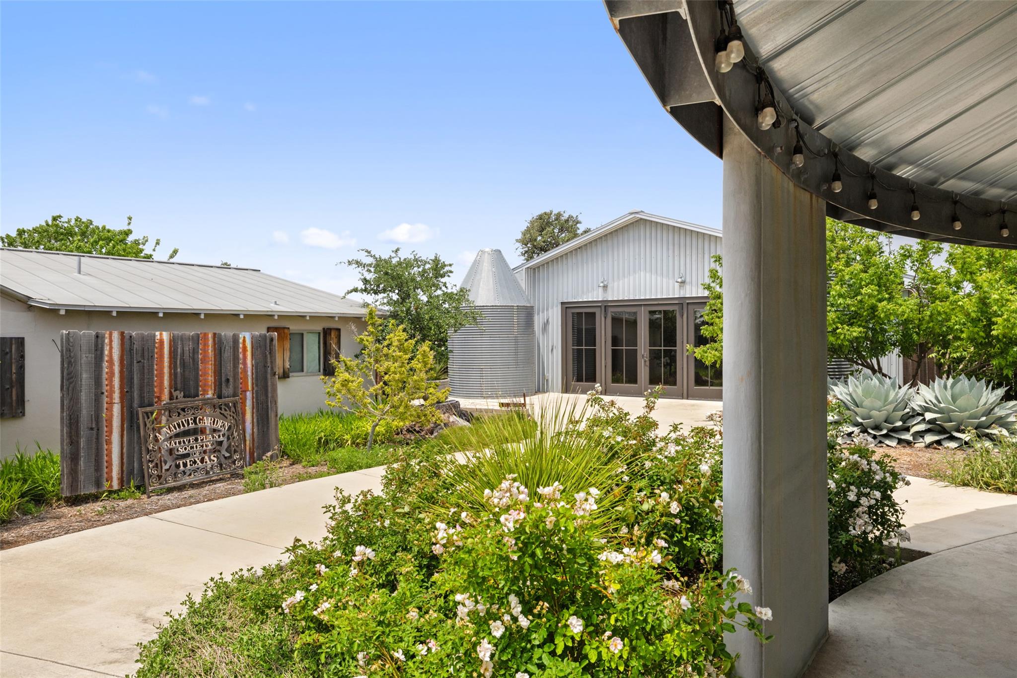 208 Danos Dr, Fredericksburg, TX 78624