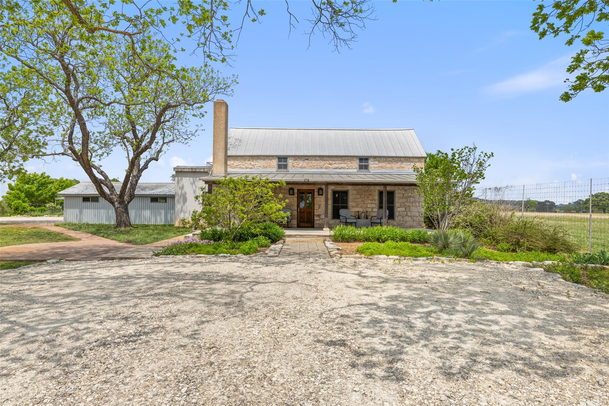208 Danos Dr, Fredericksburg, TX 78624