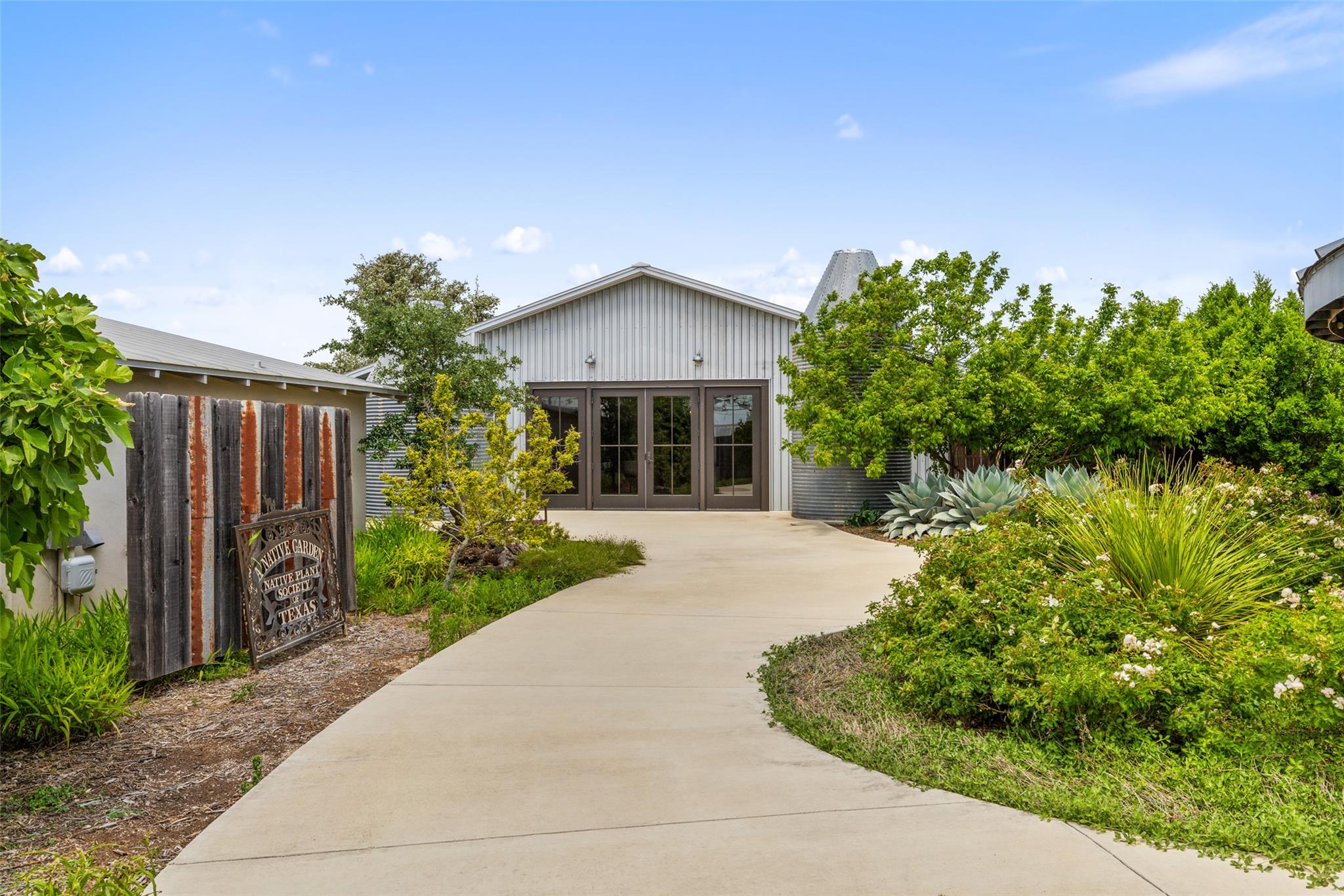 208 Danos Dr, Fredericksburg, TX 78624