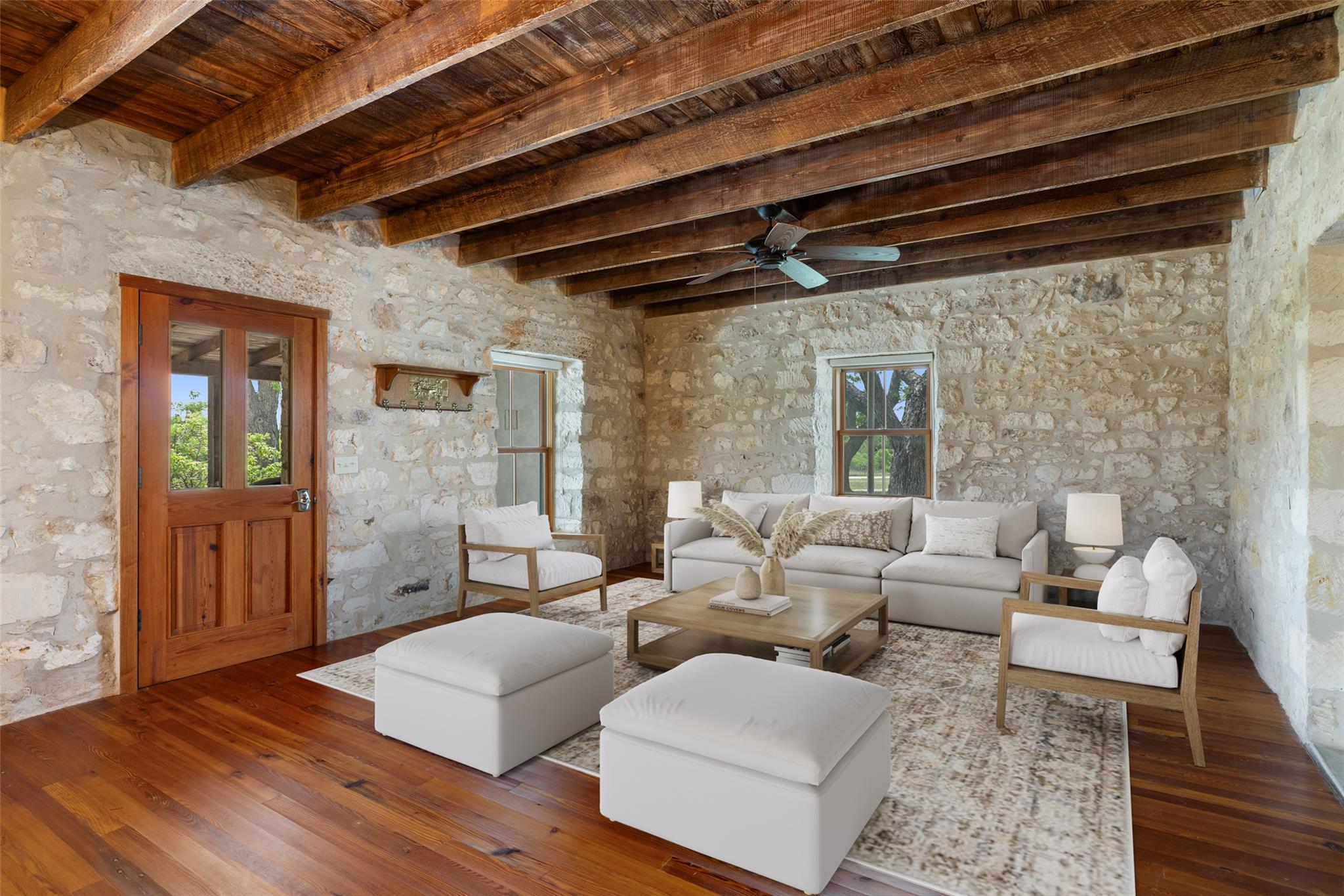 208 Danos Dr, Fredericksburg, TX 78624