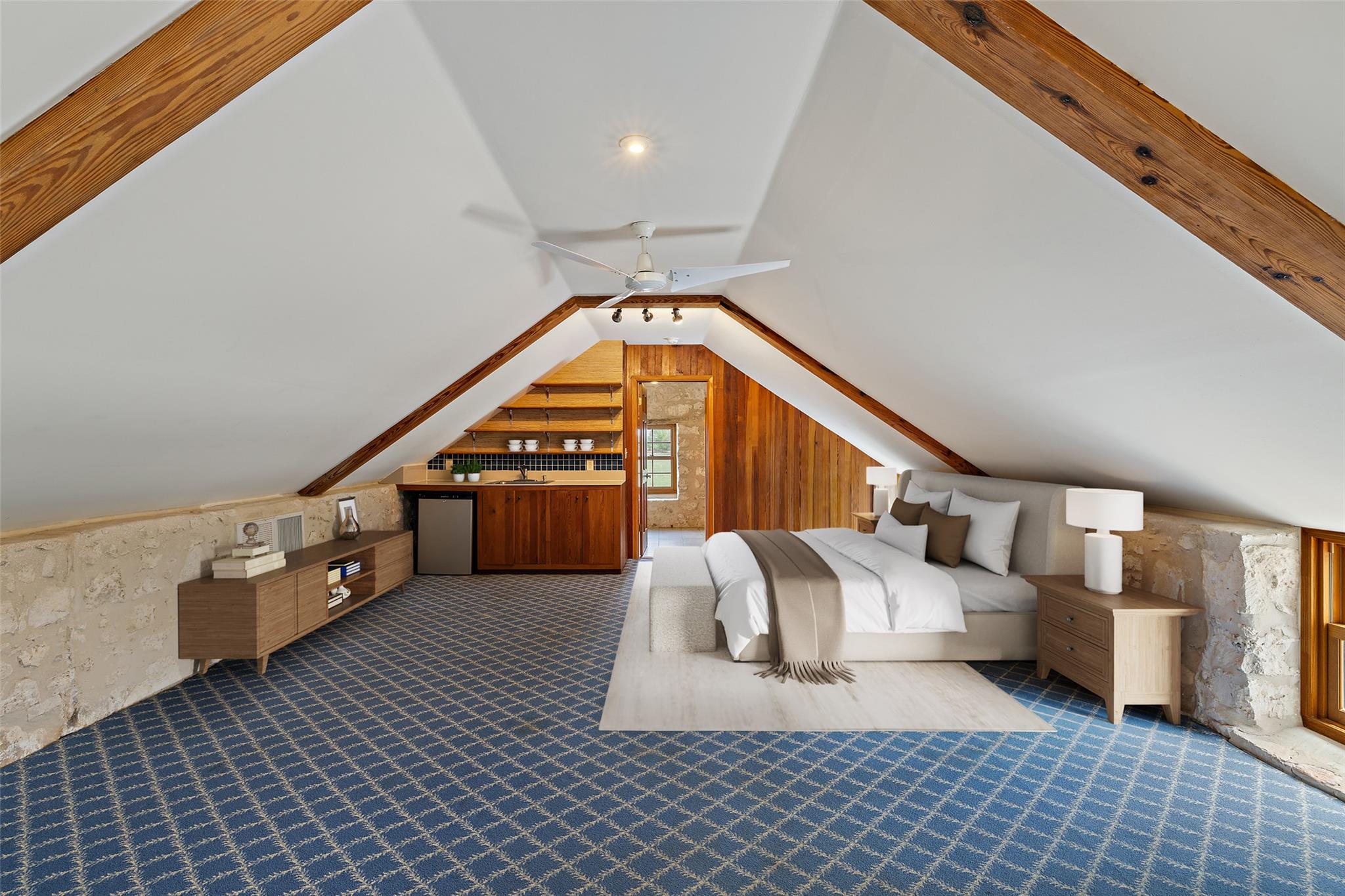 208 Danos Dr, Fredericksburg, TX 78624