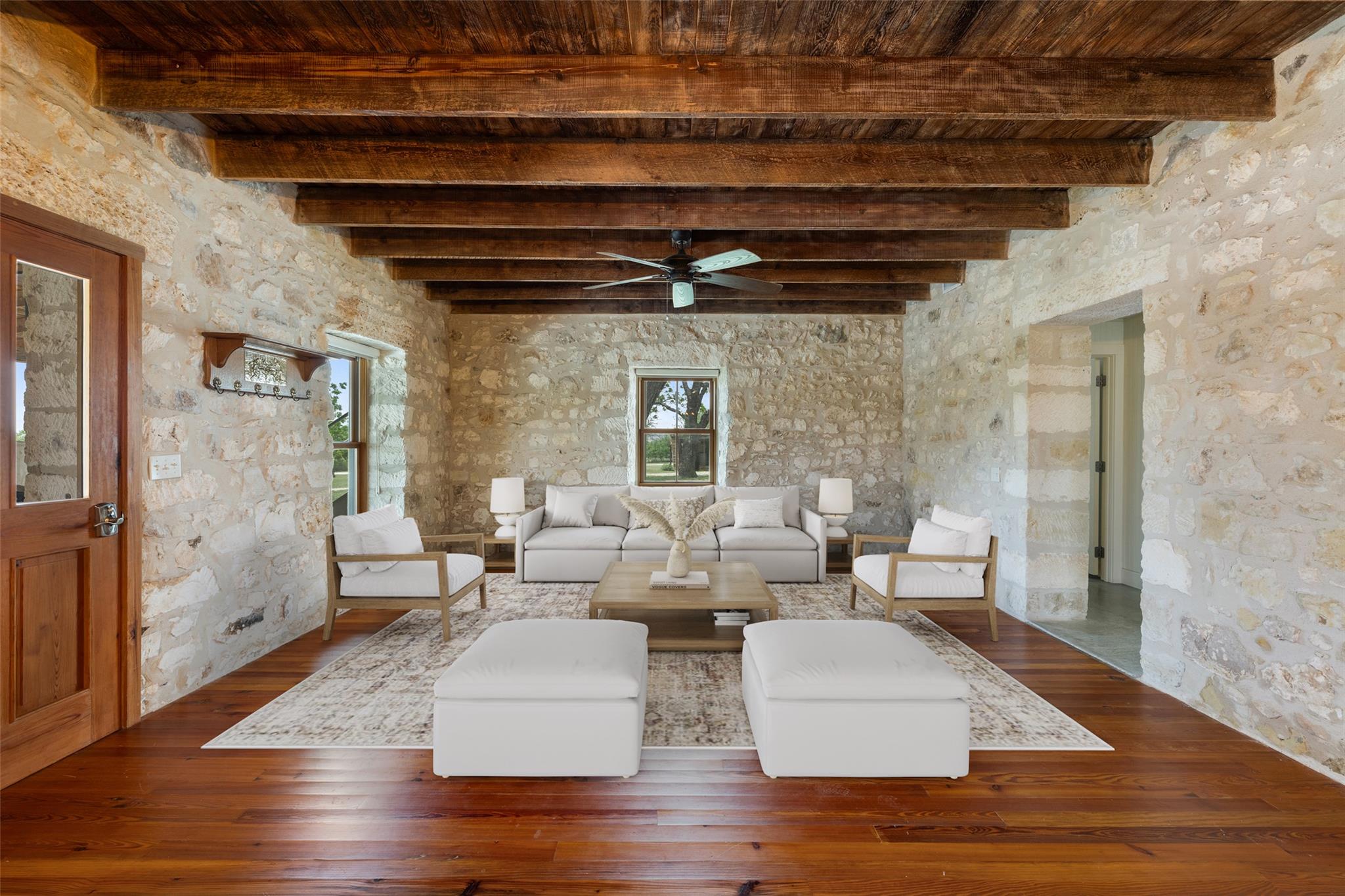 208 Danos Dr, Fredericksburg, TX 78624