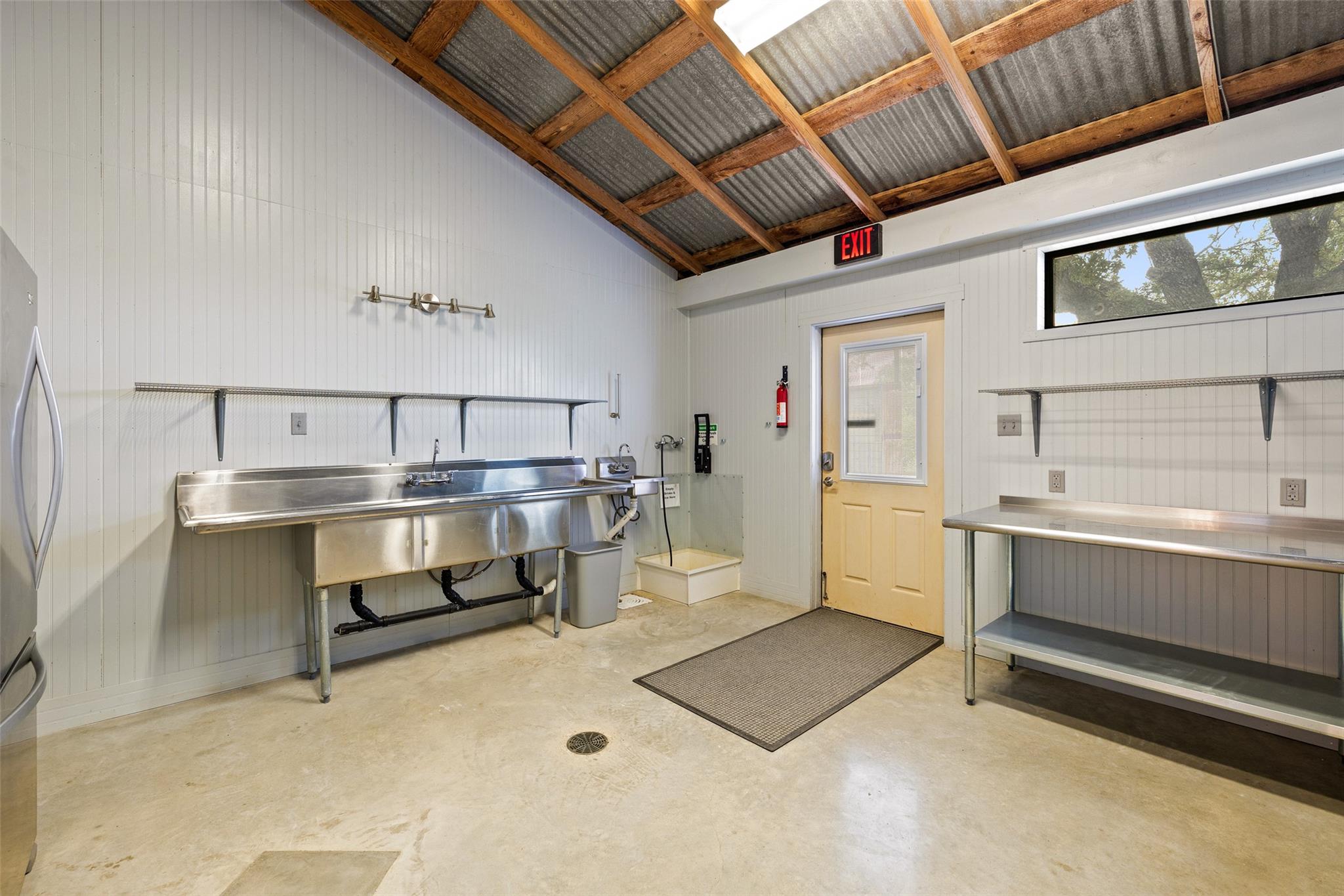 208 Danos Dr, Fredericksburg, TX 78624