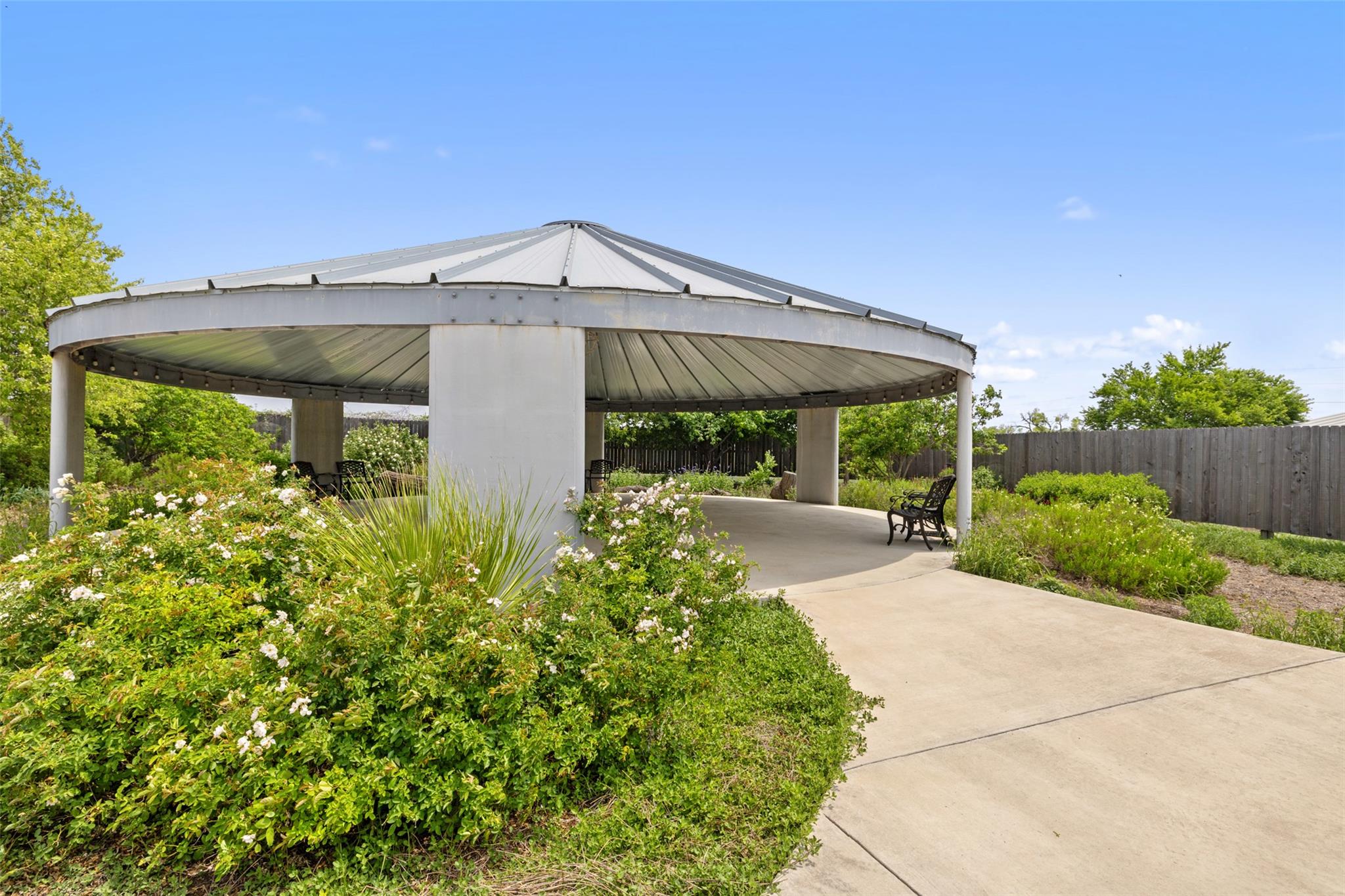 208 Danos Dr, Fredericksburg, TX 78624