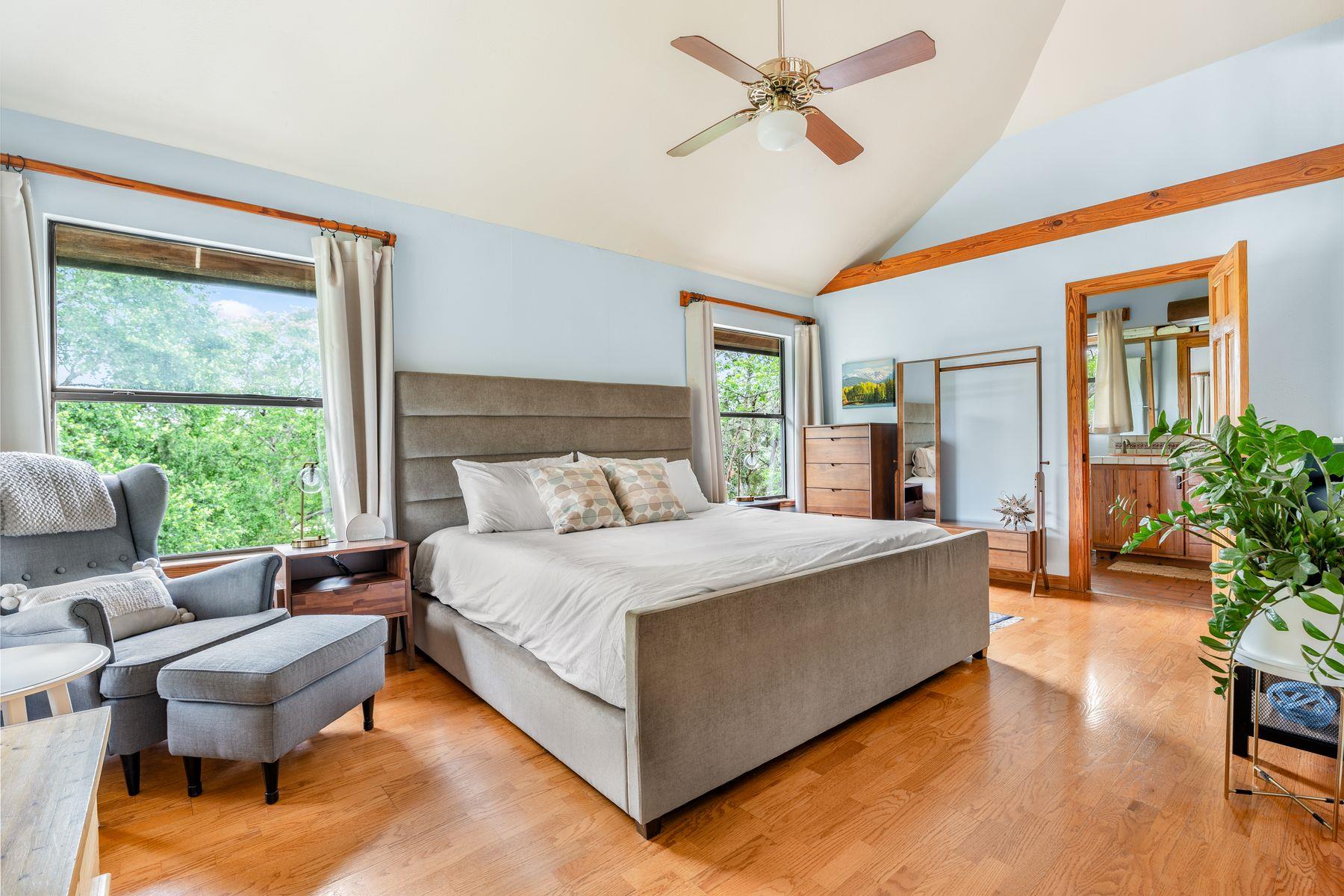2702 De Soto Dr, Austin, TX 78733