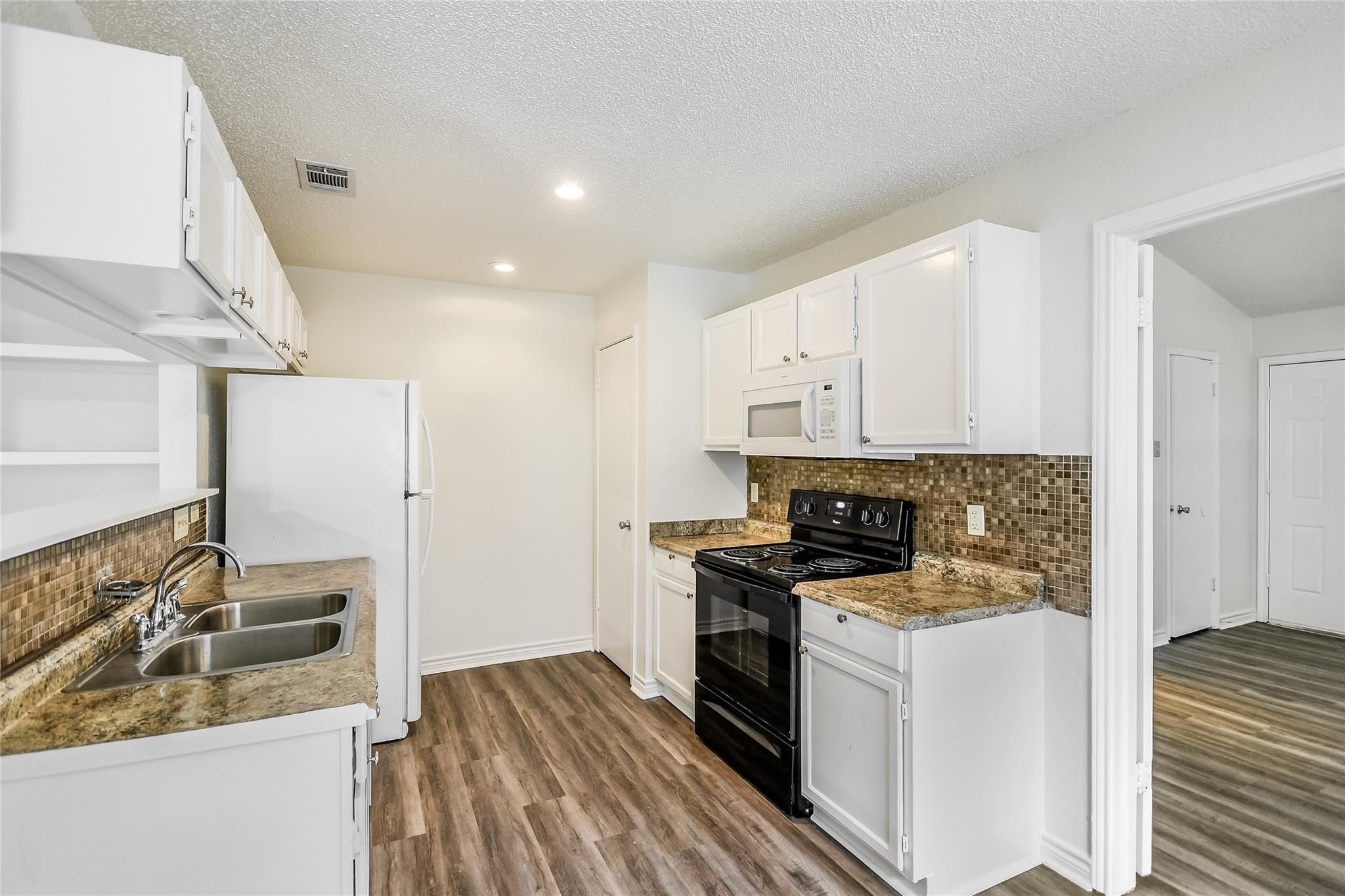 526 Cutty Trl # A, Lakeway, TX 78734