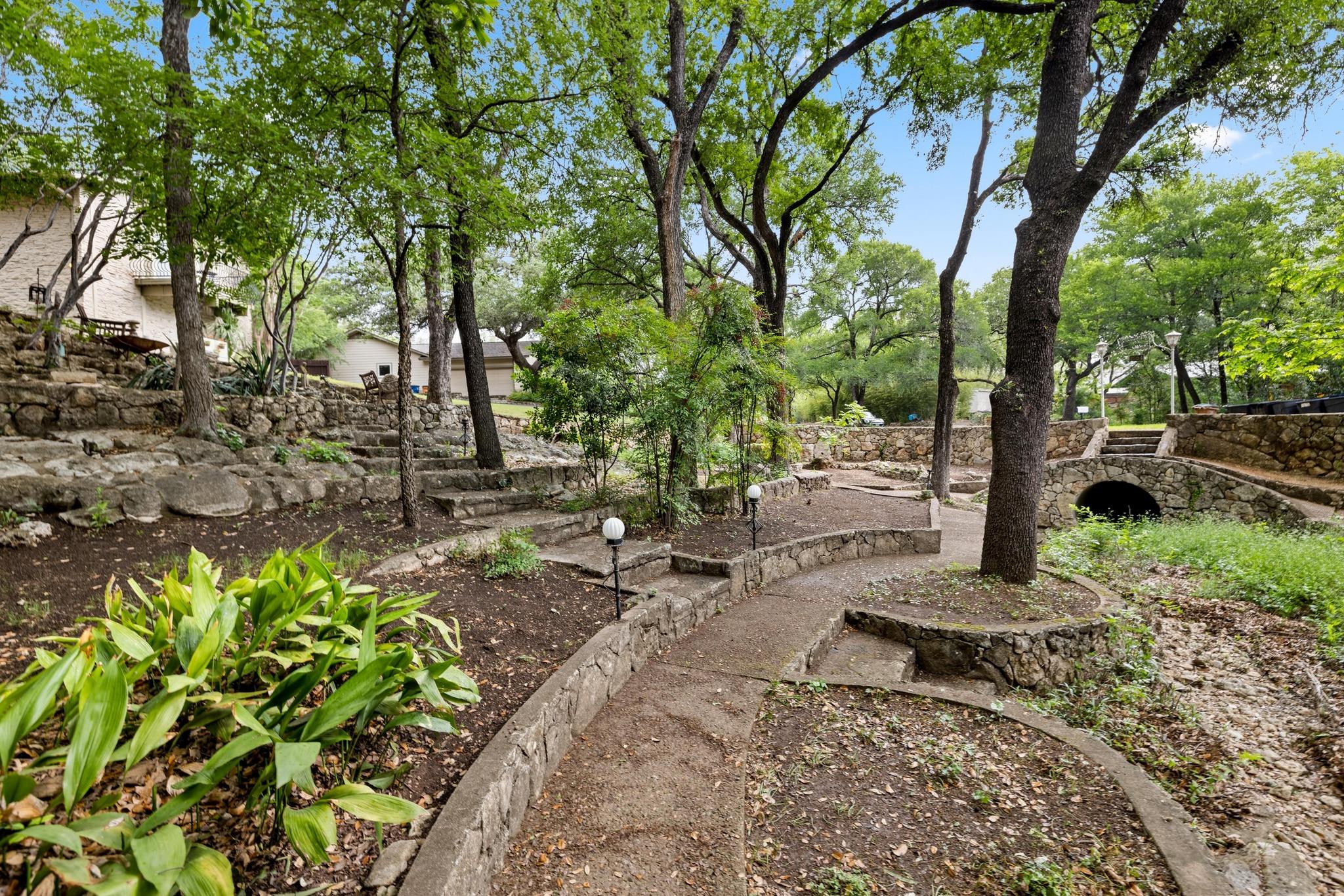 7504 Creekbluff Dr, Austin, TX 78750