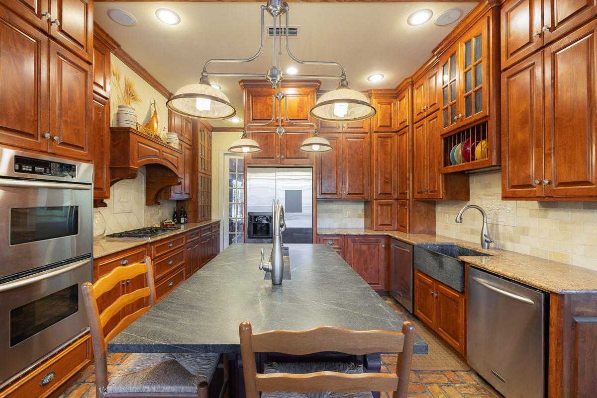 15120 Big Oak Bay Rd, Tyler, TX 75707
