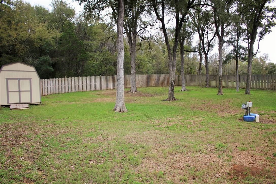 395 Mauna Loa Ln, Bastrop, TX 78602