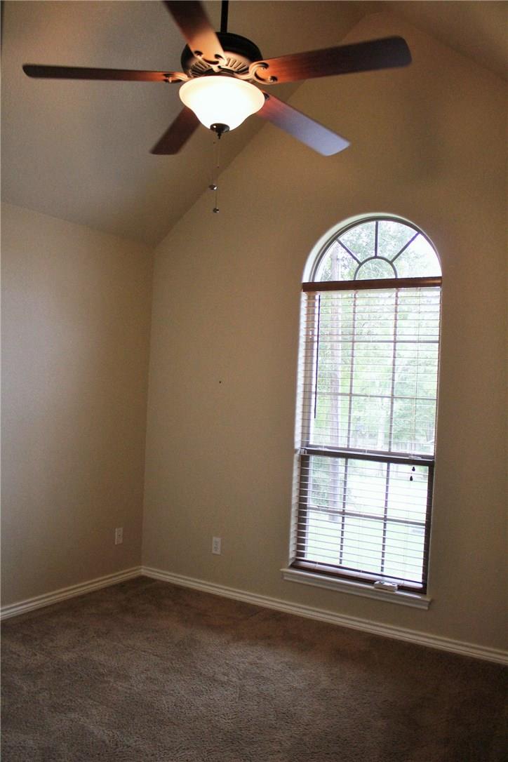 395 Mauna Loa Ln, Bastrop, TX 78602