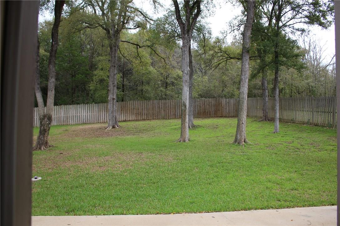 395 Mauna Loa Ln, Bastrop, TX 78602