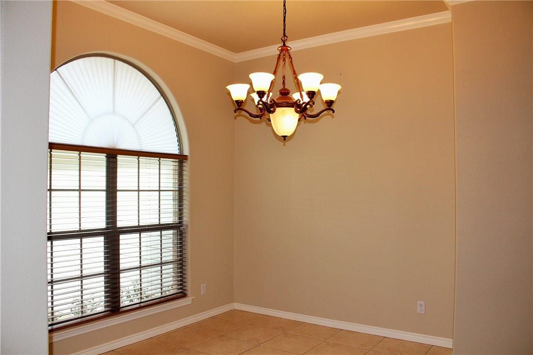 395 Mauna Loa Ln, Bastrop, TX 78602