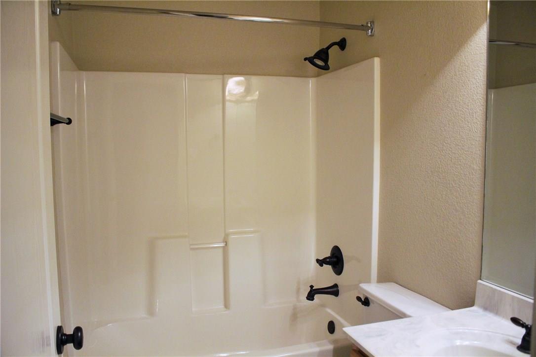 395 Mauna Loa Ln, Bastrop, TX 78602