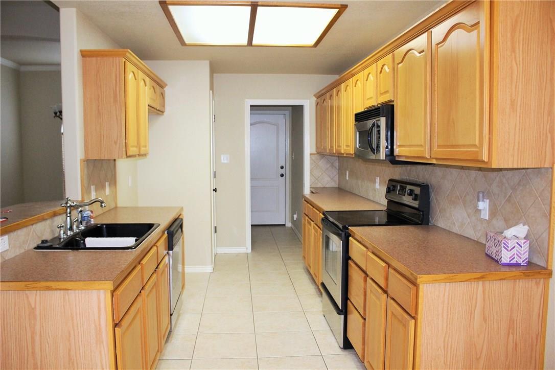 395 Mauna Loa Ln, Bastrop, TX 78602