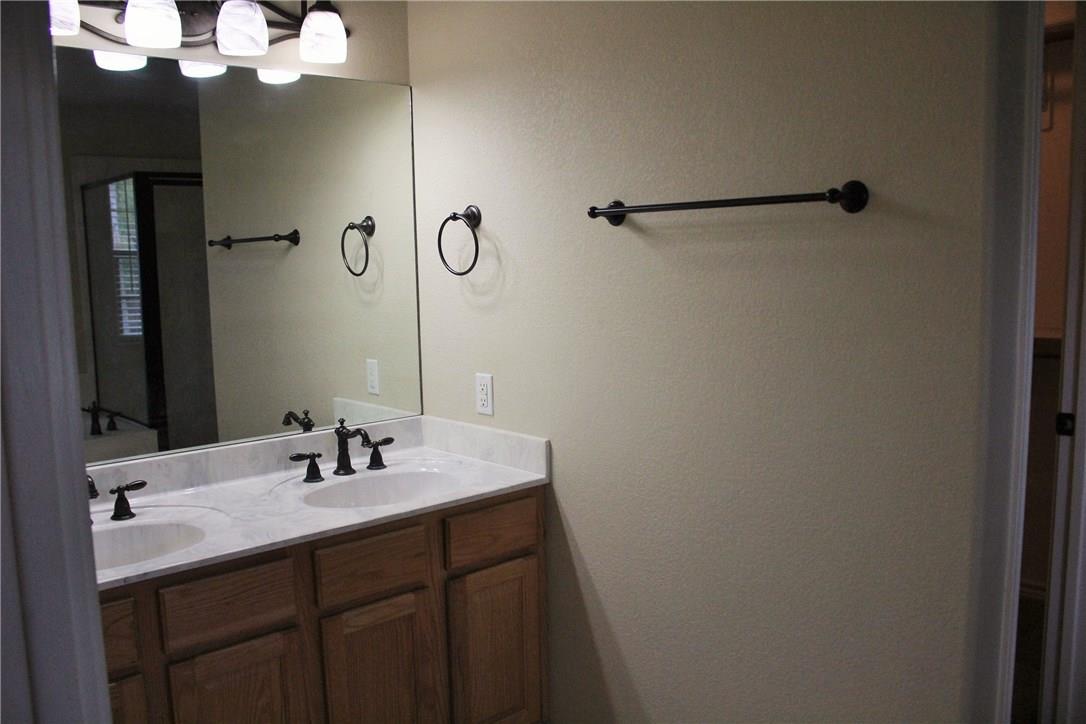 395 Mauna Loa Ln, Bastrop, TX 78602