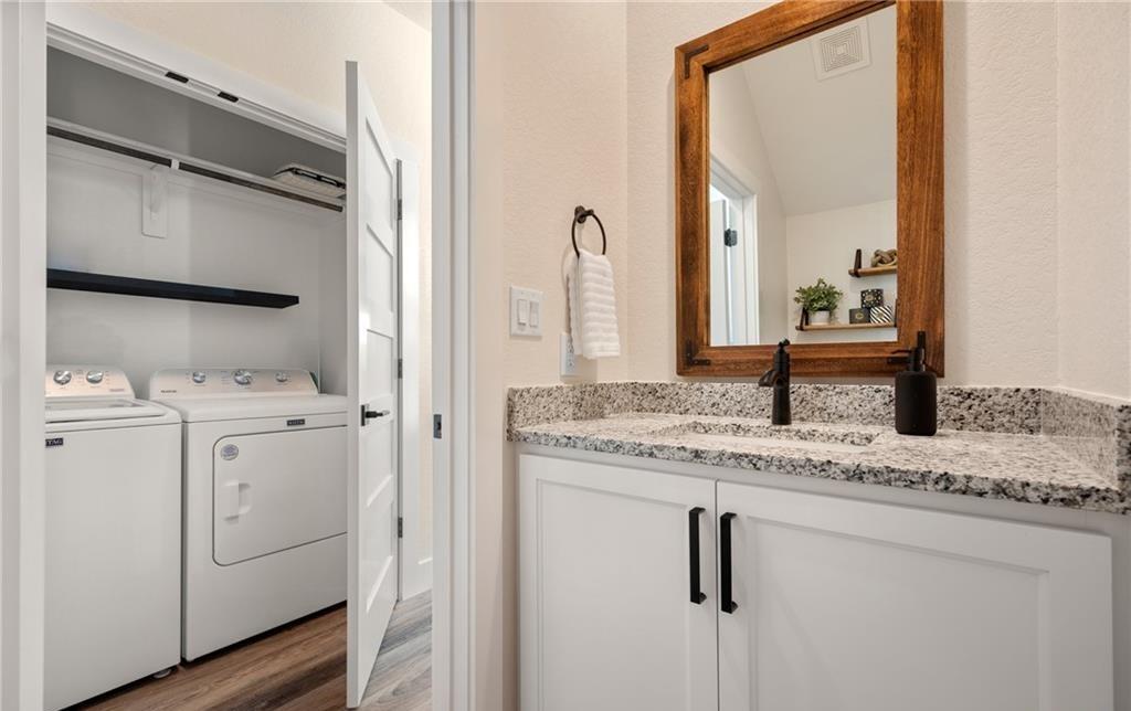 869 Kindersley St, Canyon Lake, TX 78133