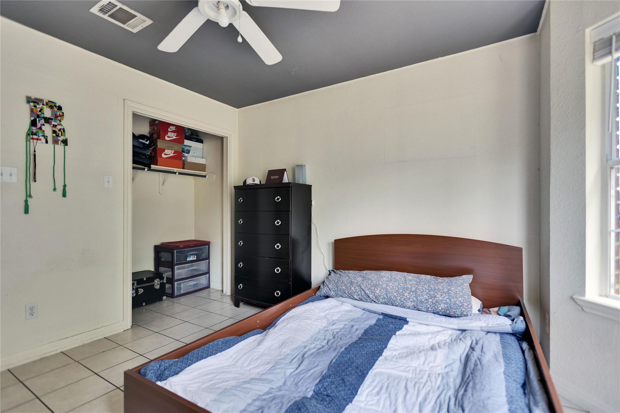 725 Green Valley Dr NE, Bastrop, TX 78602