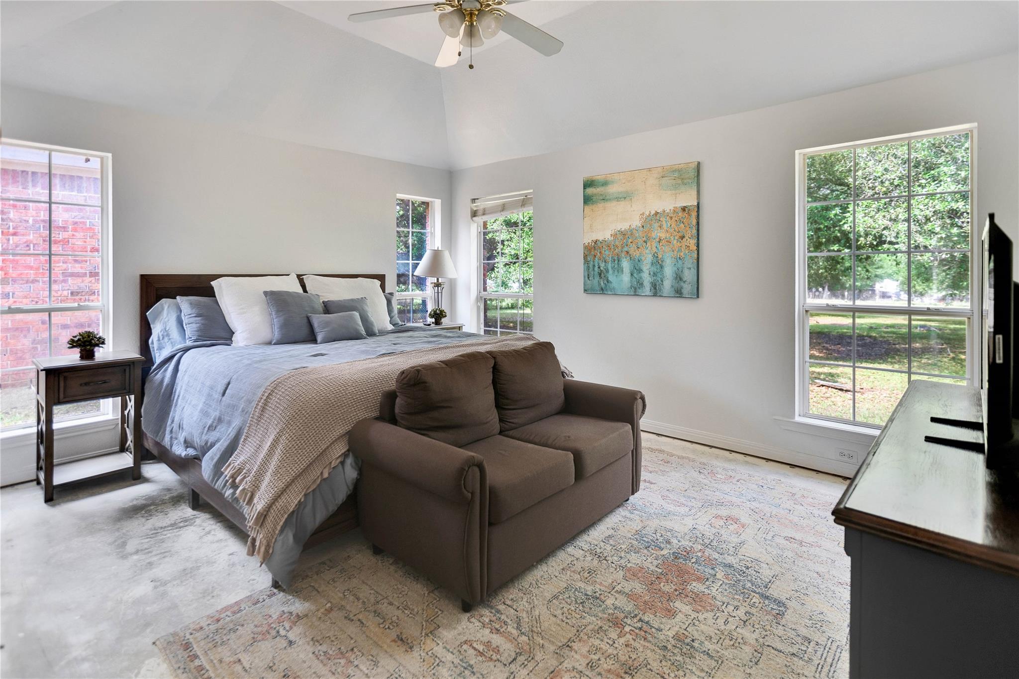 725 Green Valley Dr NE, Bastrop, TX 78602