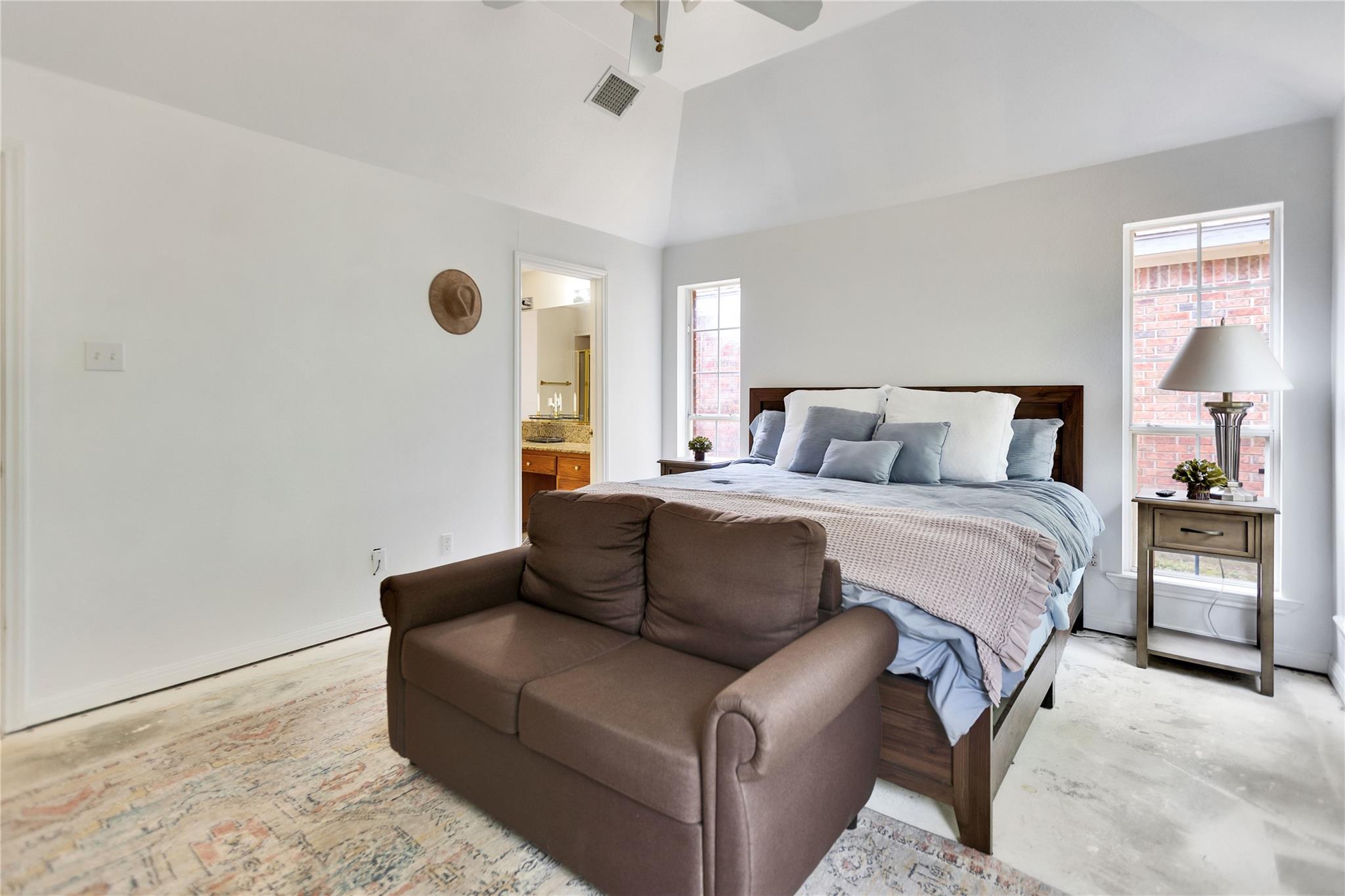 725 Green Valley Dr NE, Bastrop, TX 78602