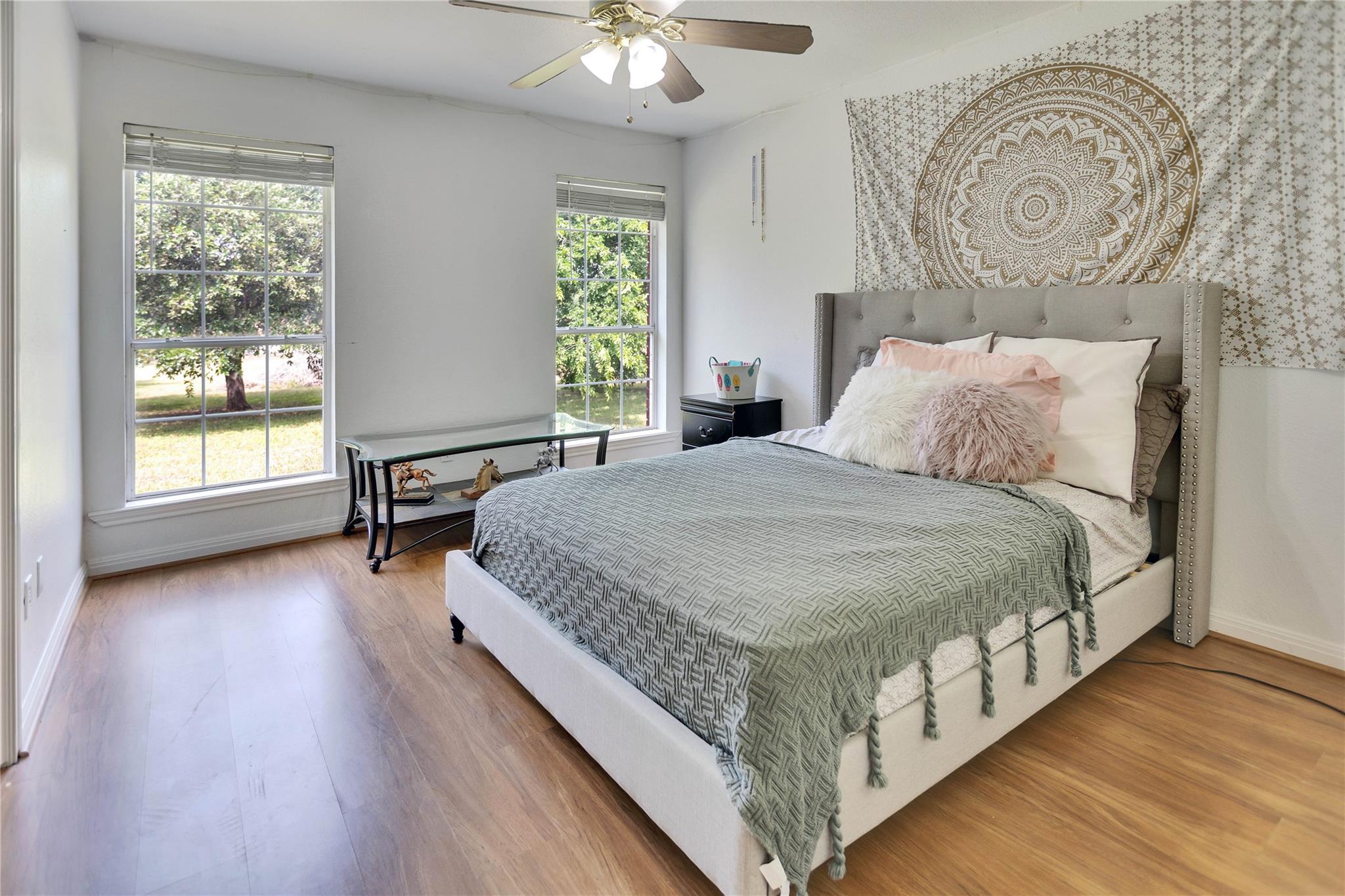 725 Green Valley Dr NE, Bastrop, TX 78602