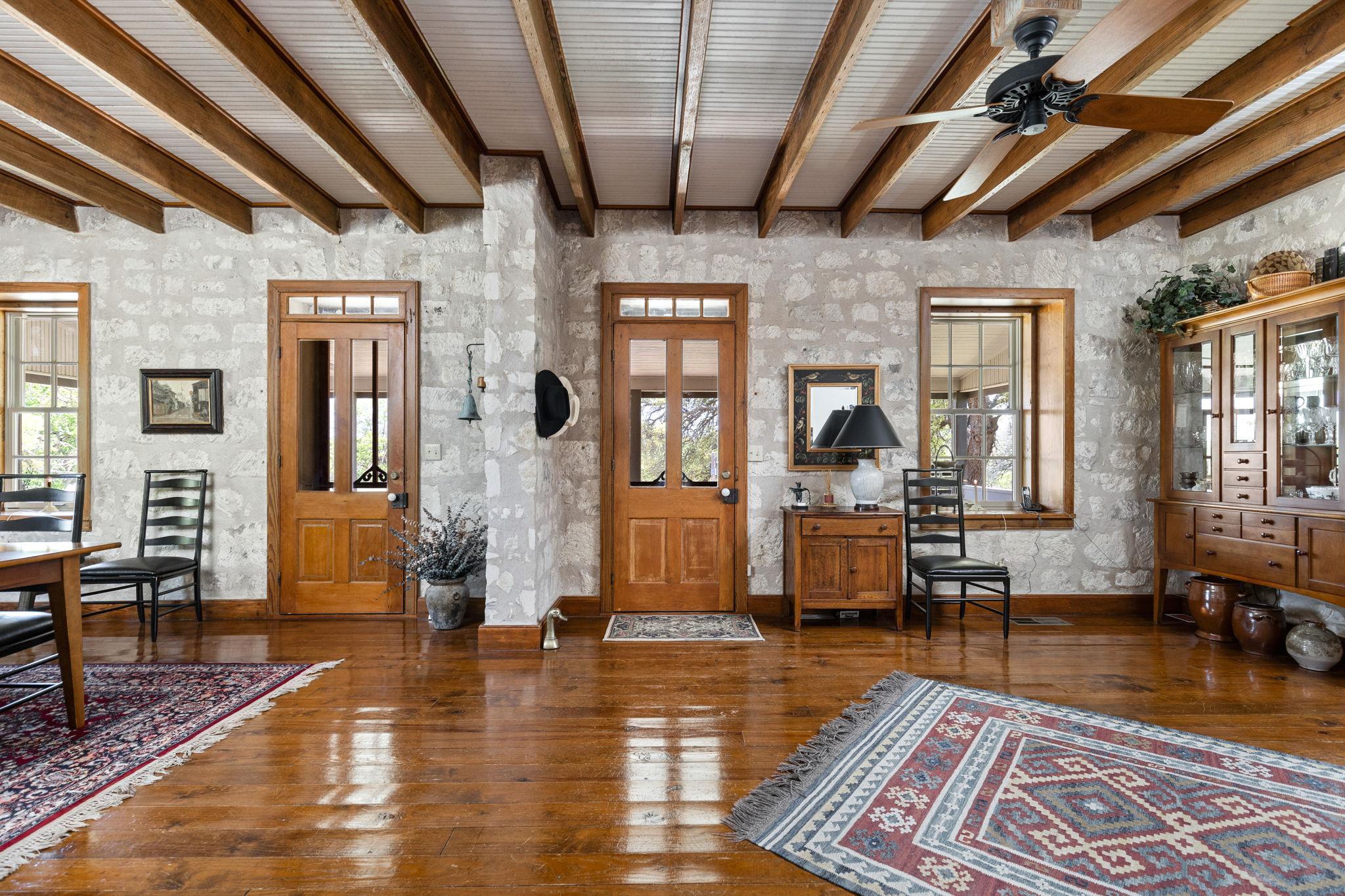 6754 Grape Creek Rd, Fredericksburg, TX 78624