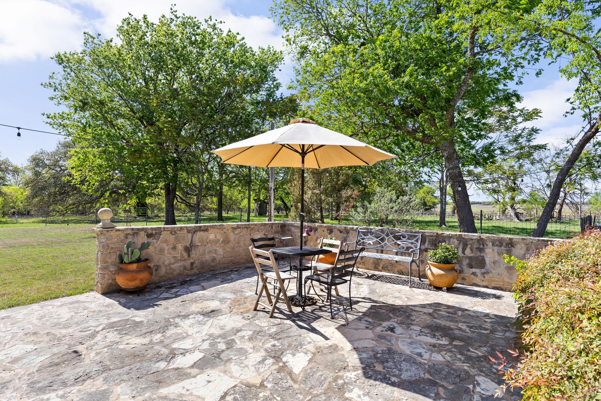 6754 Grape Creek Rd, Fredericksburg, TX 78624