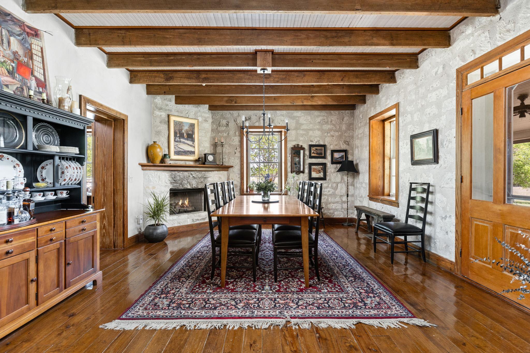 6754 Grape Creek Rd, Fredericksburg, TX 78624