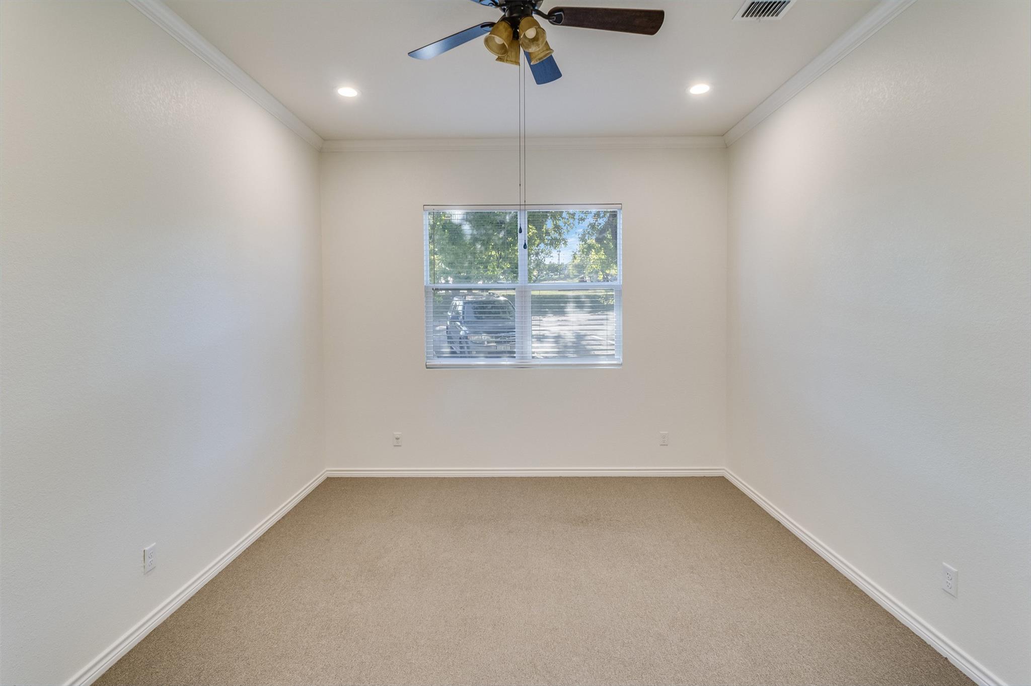 4332 Oak Park Dr, Cottonwood Shores, TX 78657
