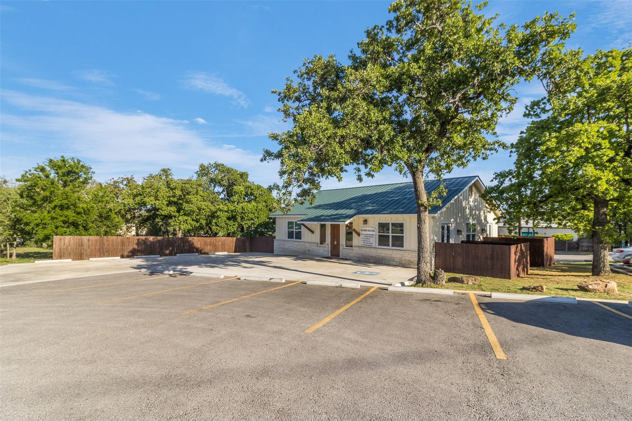4332 Oak Park Dr, Cottonwood Shores, TX 78657