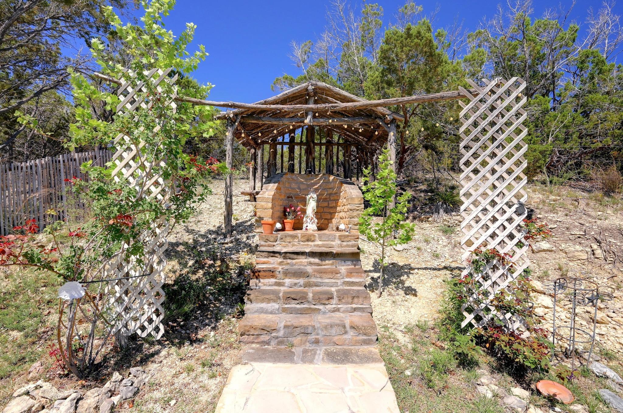 324 E Headwaters Ranch Rd, Kendalia, TX 78027