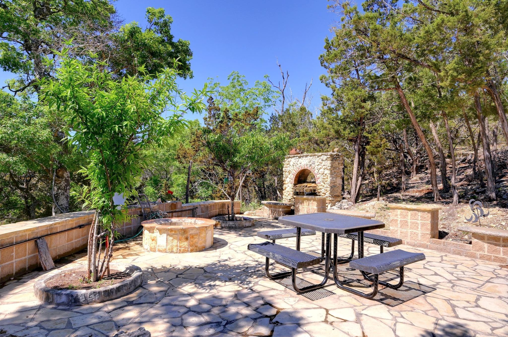 324 E Headwaters Ranch Rd, Kendalia, TX 78027