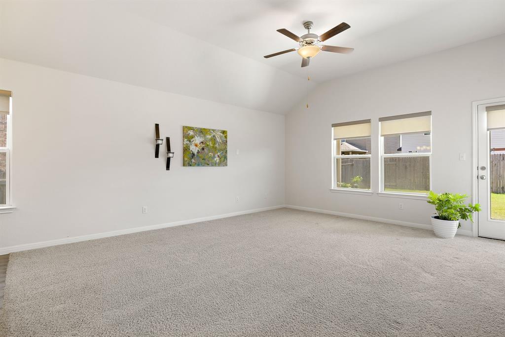 220 Falling Star Ln, Georgetown, TX 78628