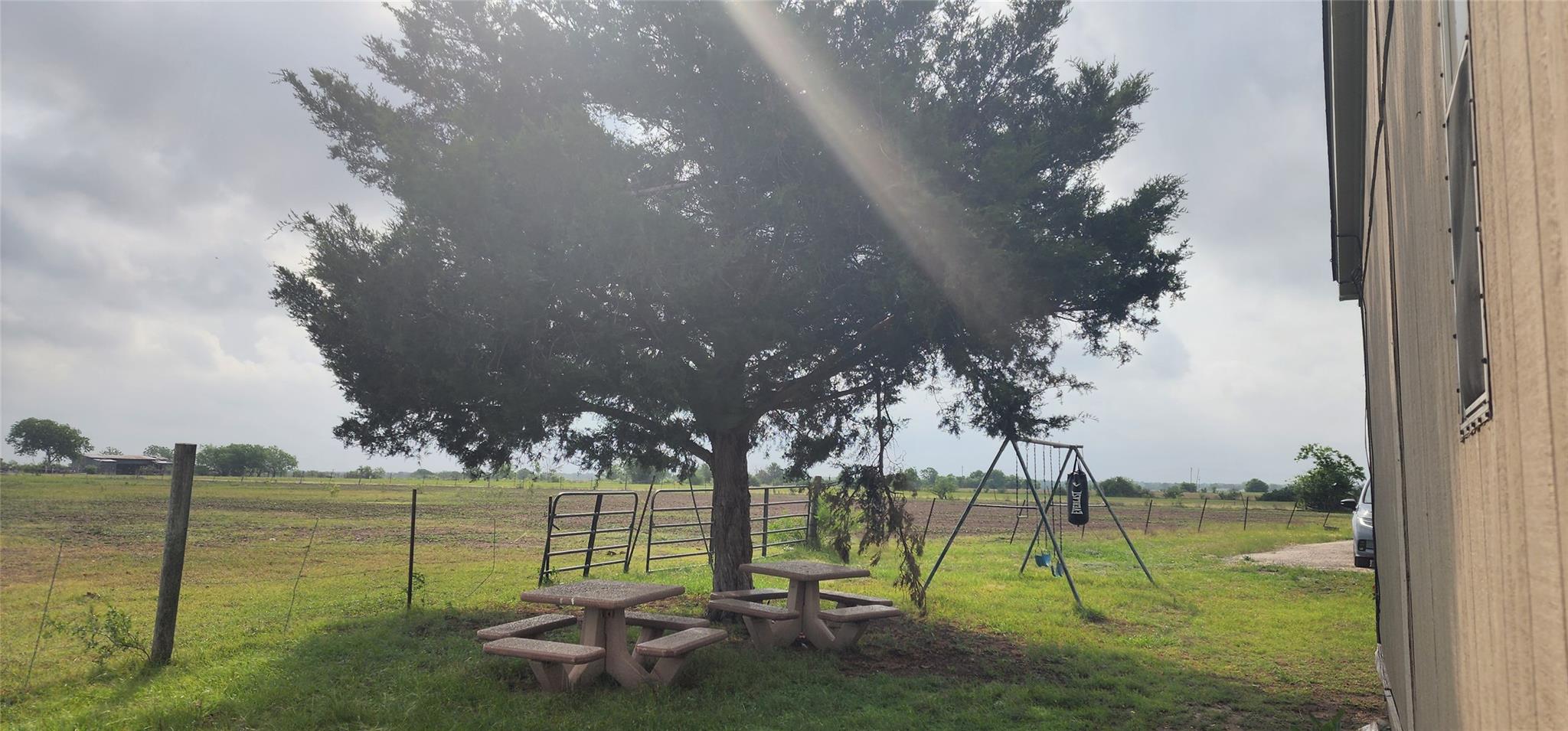 9338 E San Marcos Highway, Fentress, TX 78622