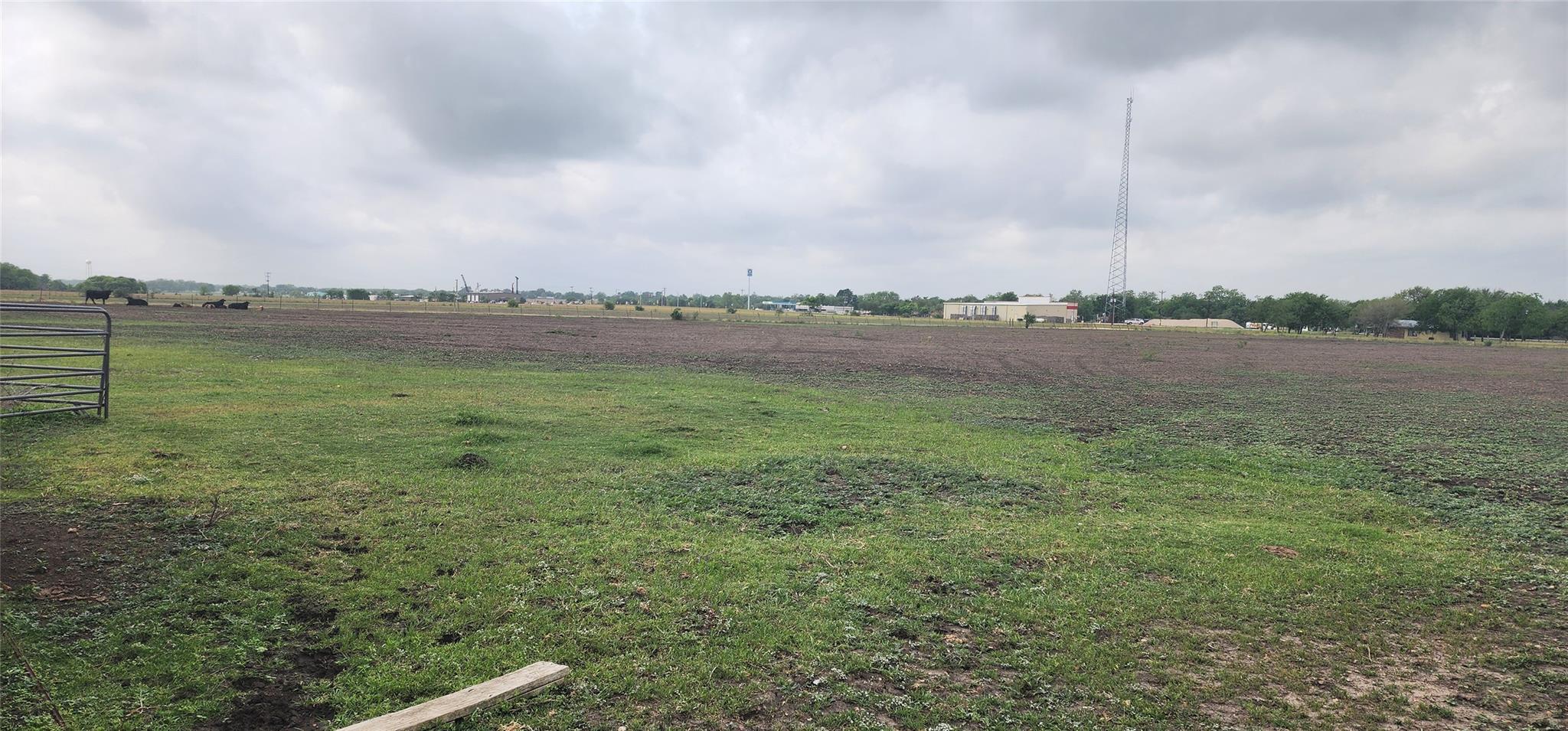 9338 E San Marcos Highway, Fentress, TX 78622