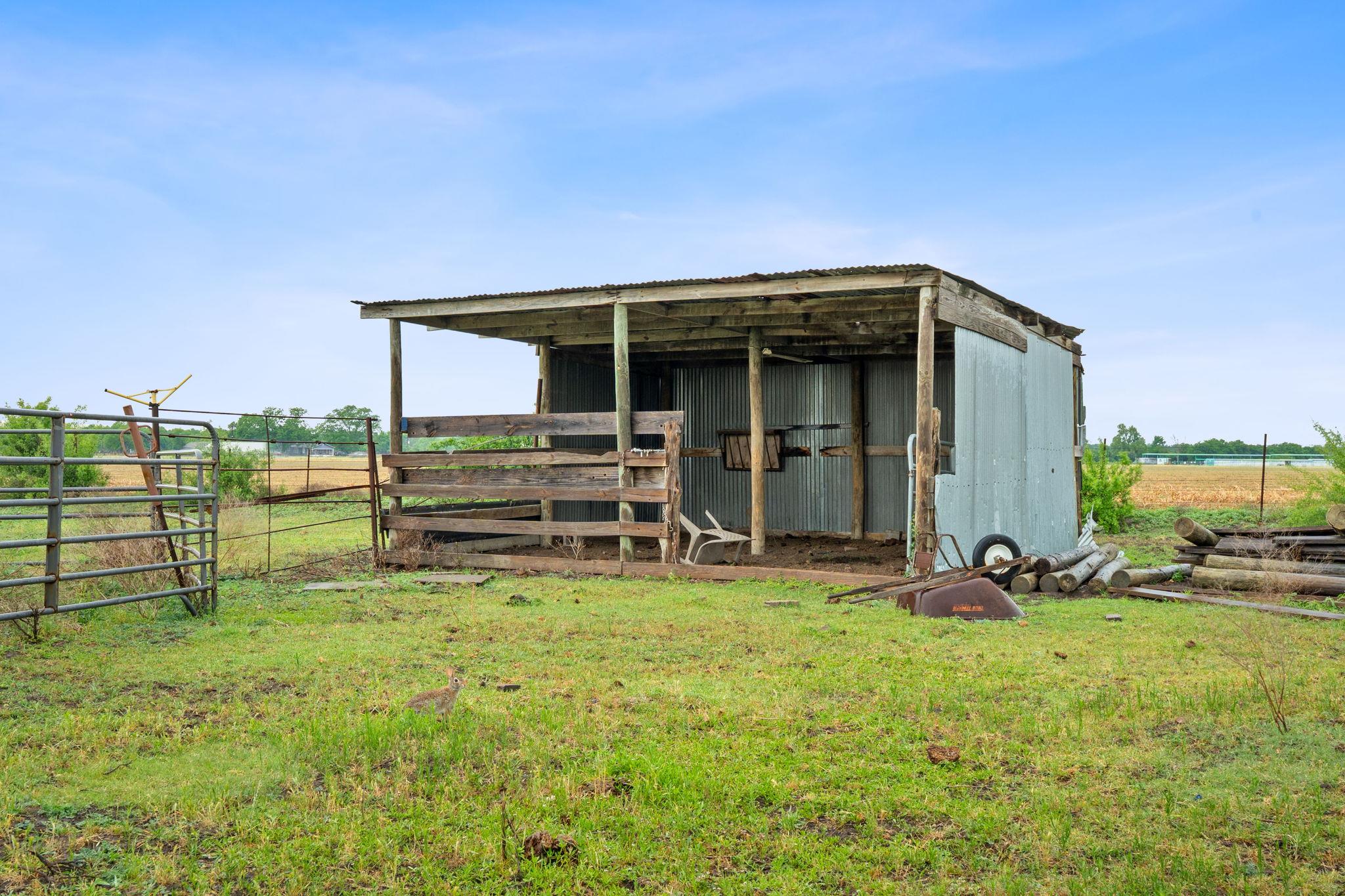 9338 E San Marcos Highway, Fentress, TX 78622