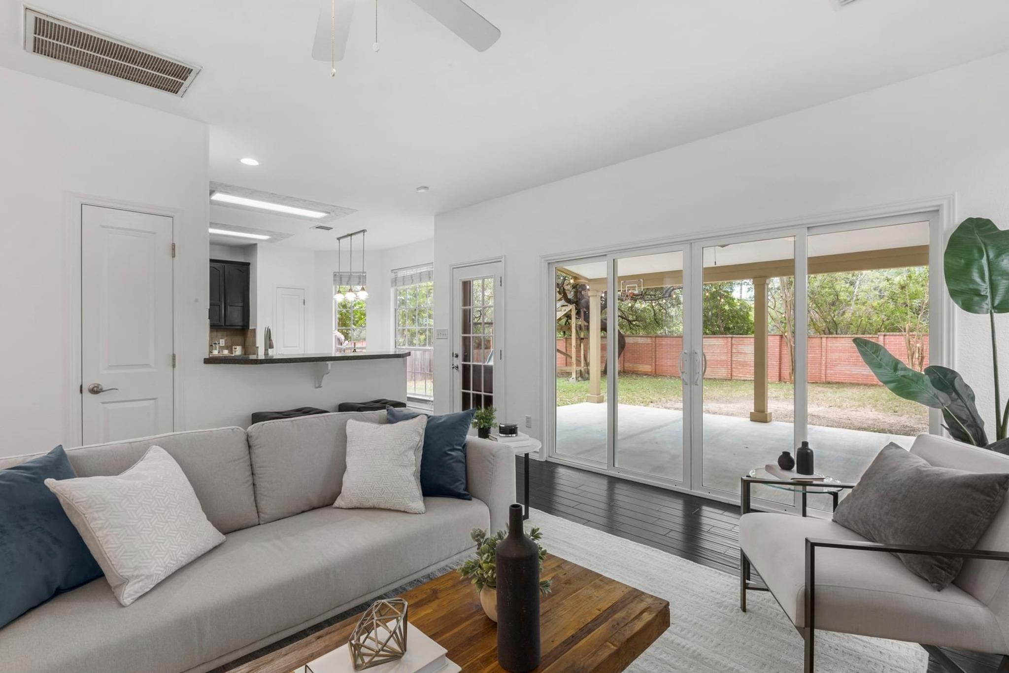 8405 Ganttcrest Dr, Austin, TX 78749