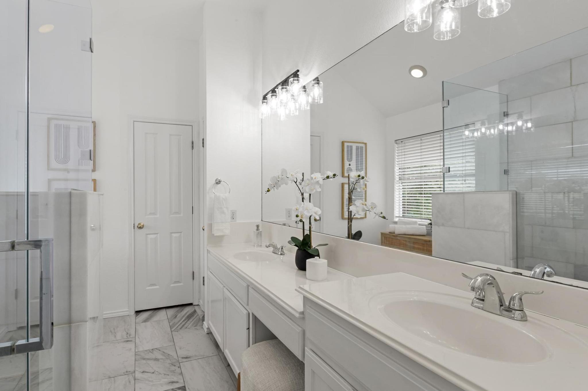 8405 Ganttcrest Dr, Austin, TX 78749