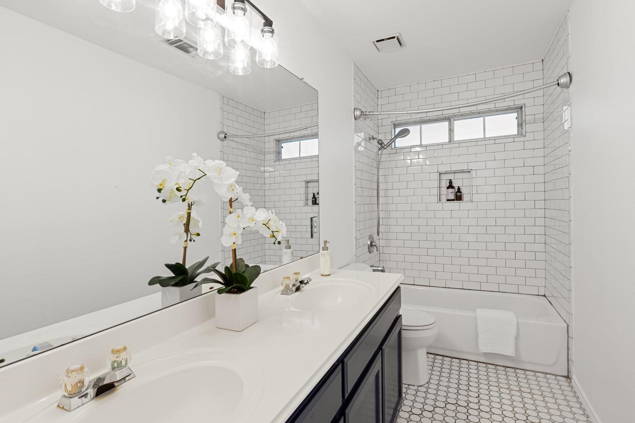 8405 Ganttcrest Dr, Austin, TX 78749