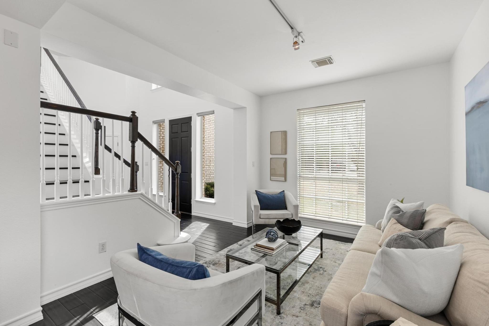 8405 Ganttcrest Dr, Austin, TX 78749