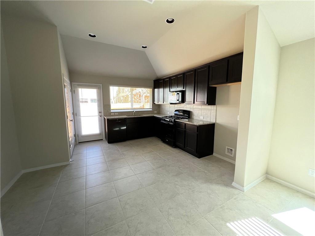 138 White Dunes Dr, Maxwell, TX 78656