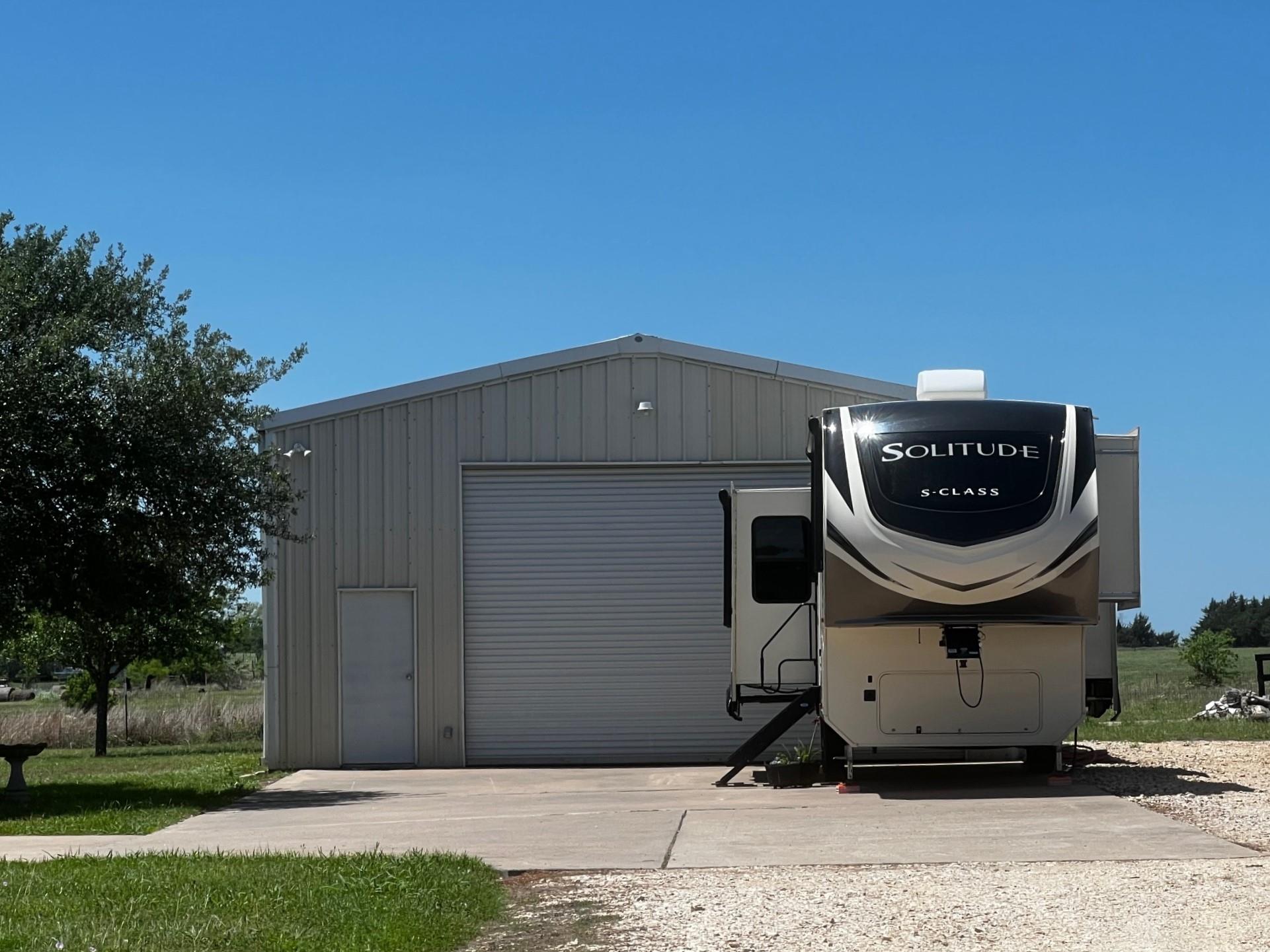 634 Swiss Alp Hills Loop, Schulenburg, TX 78956
