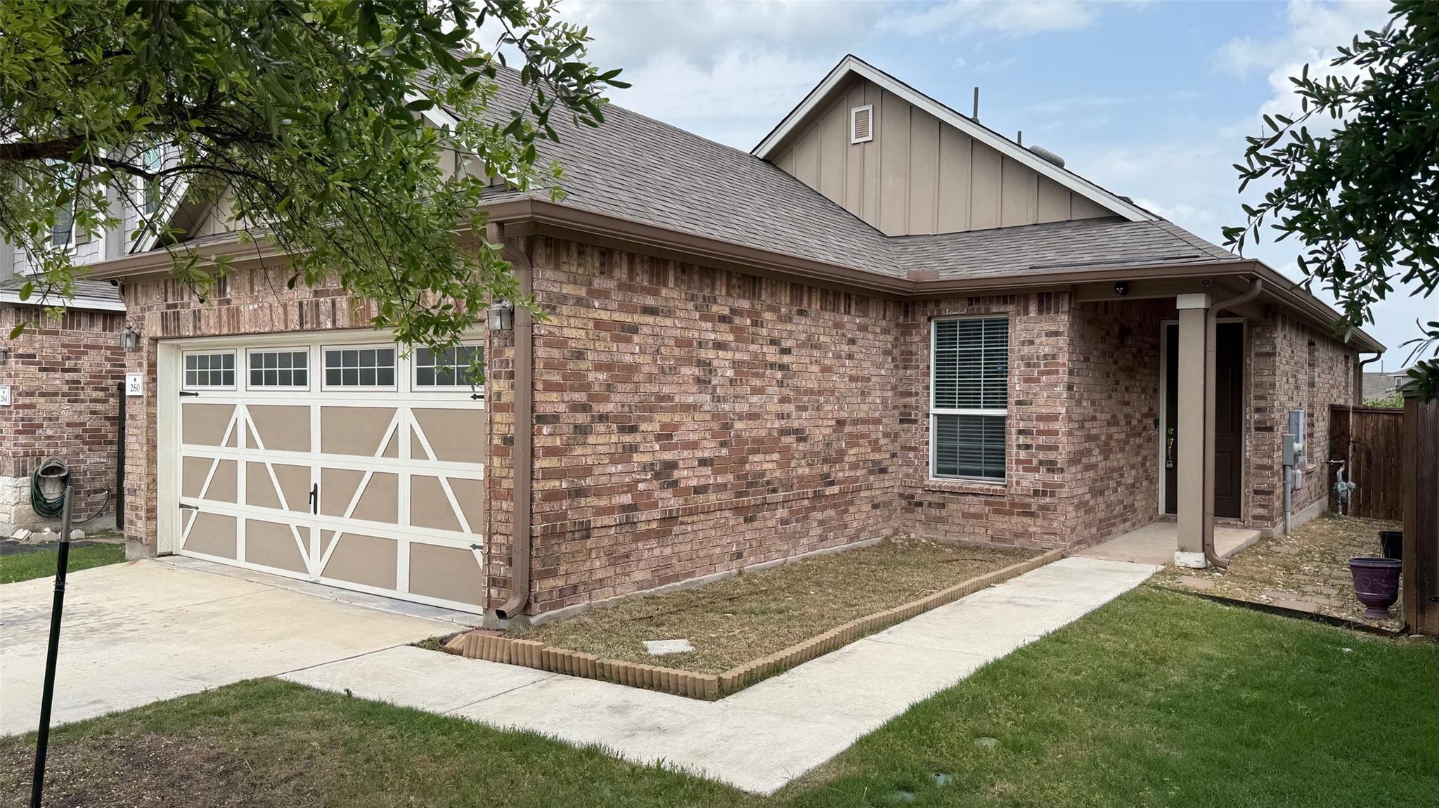 260 Sage Derby Dr, Hutto, TX 78634