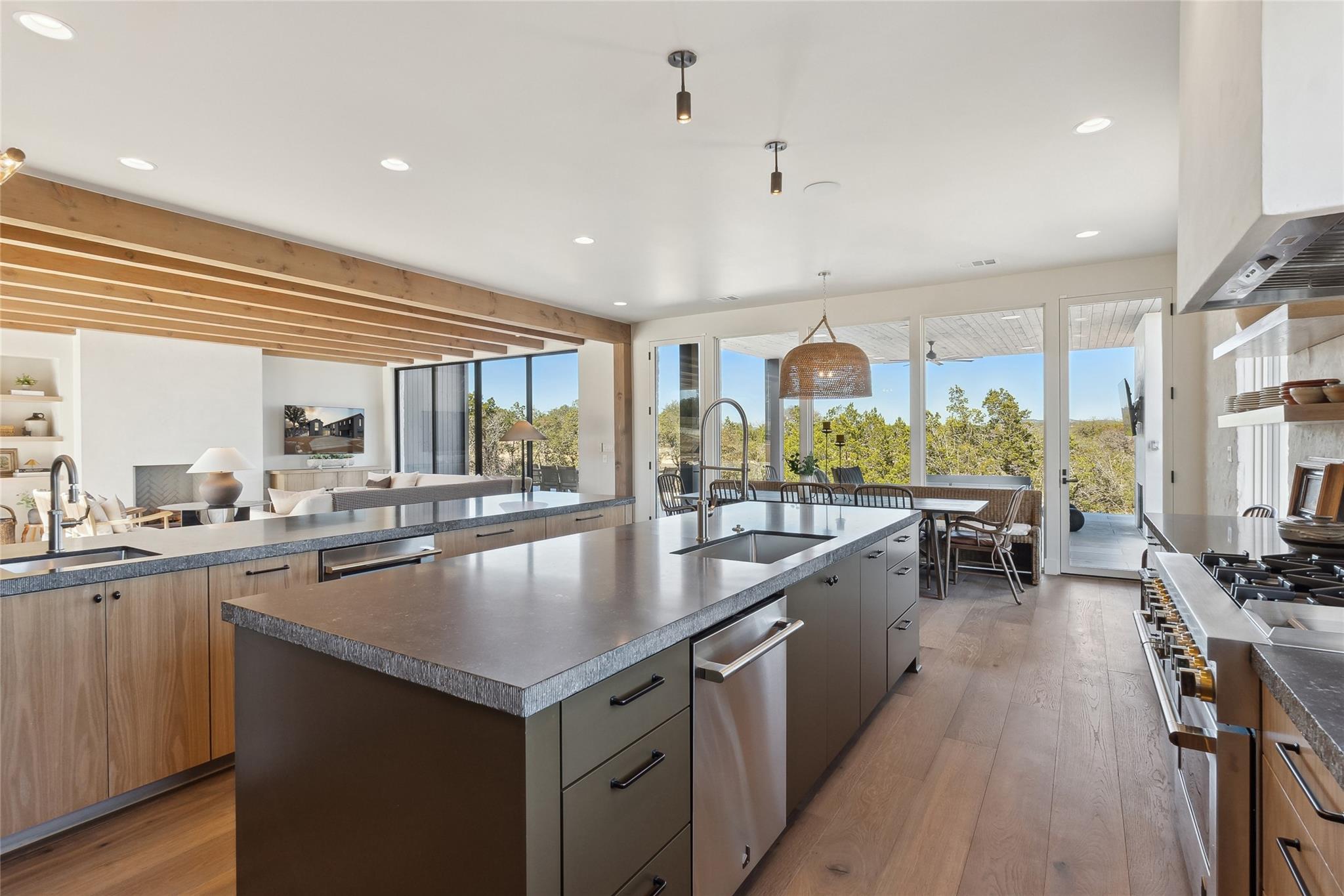 101 Esperanto Way, Spicewood, TX 78669