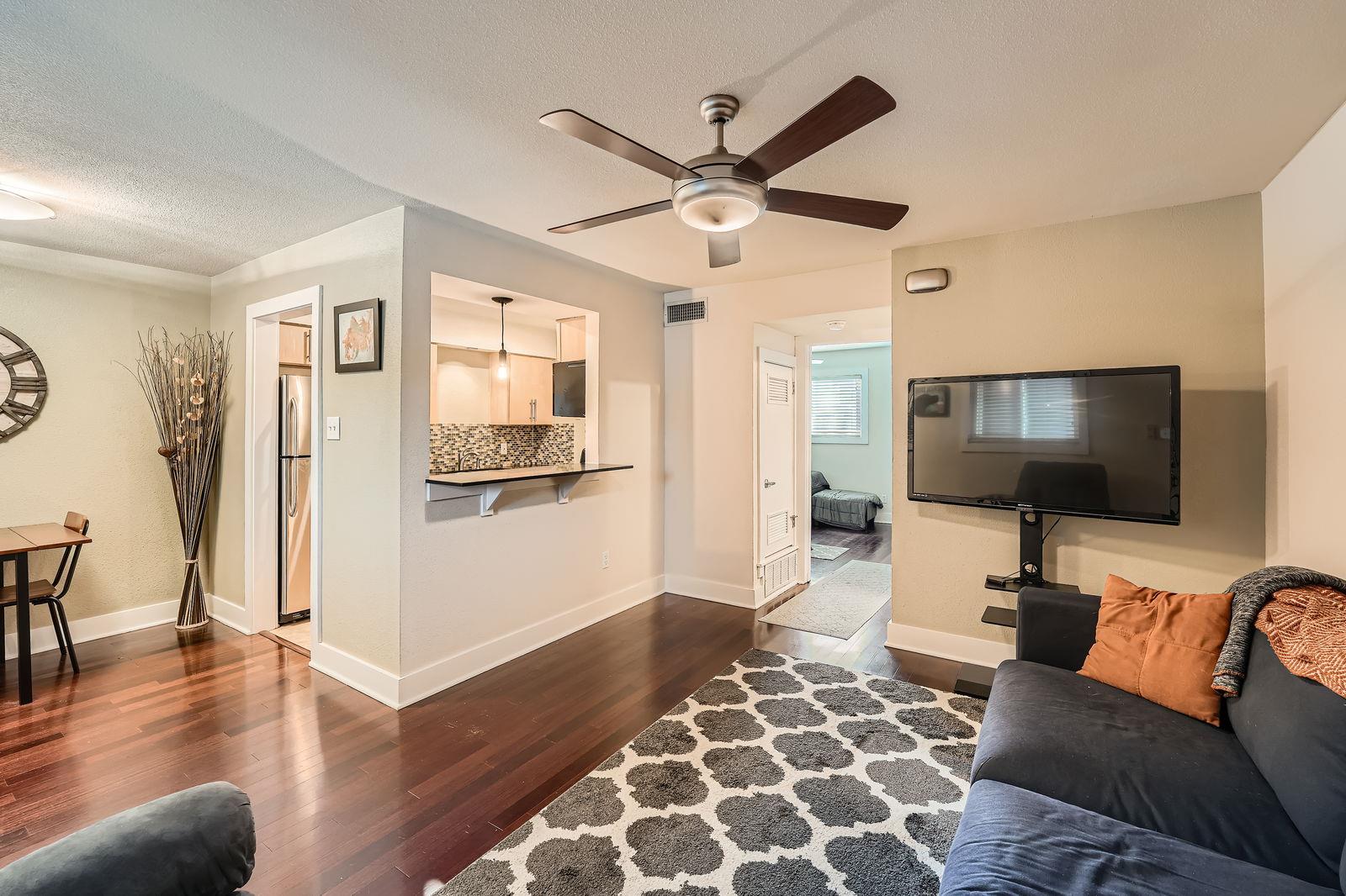 3815 Guadalupe St # 103, Austin, TX 78751