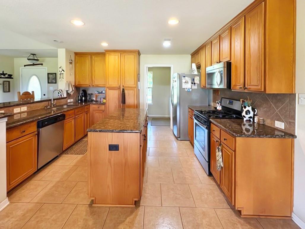 1228 County Road 348 Loop, Gause, TX 77857