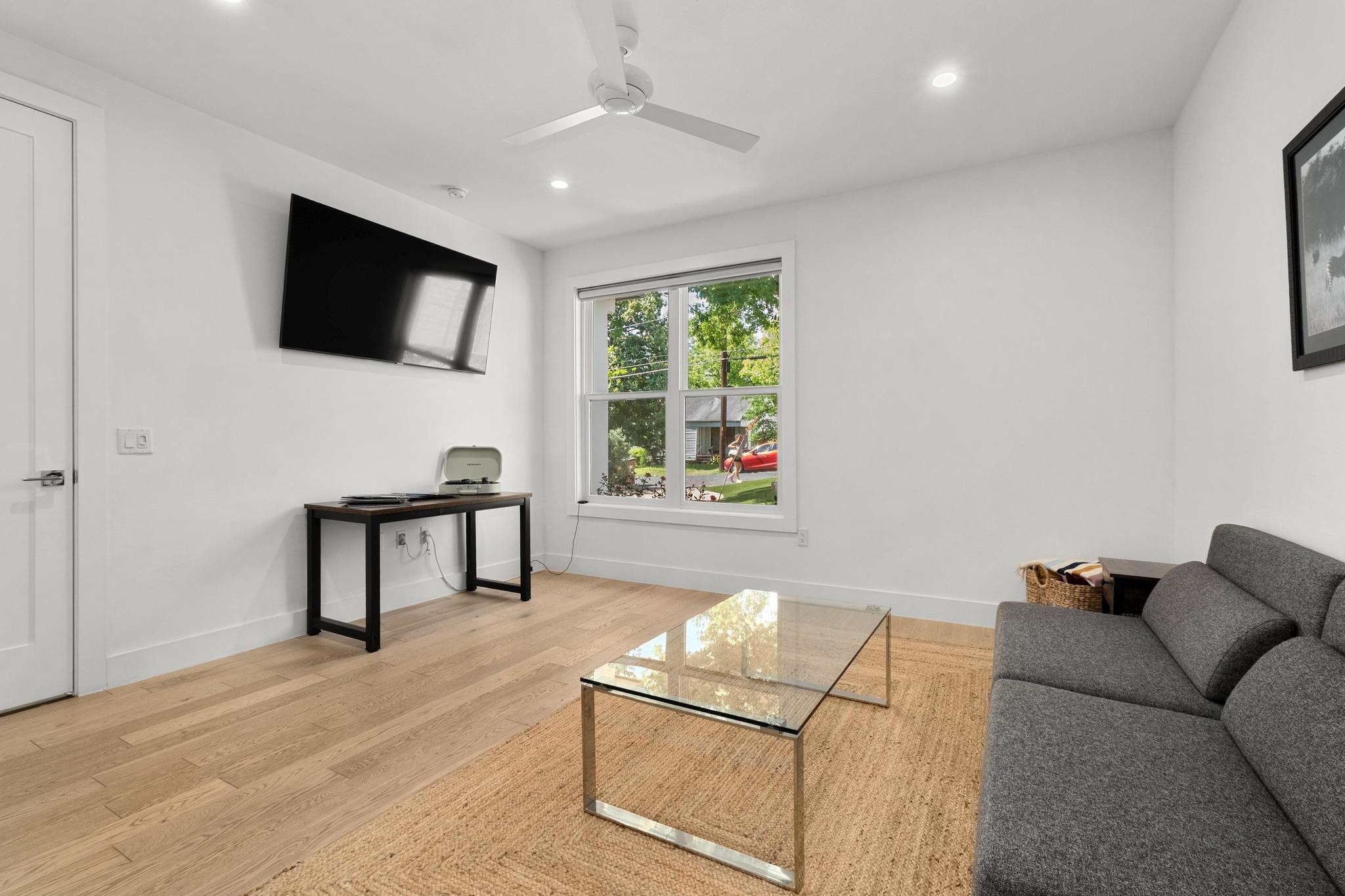 1606 Dexter St, Austin, TX 78704