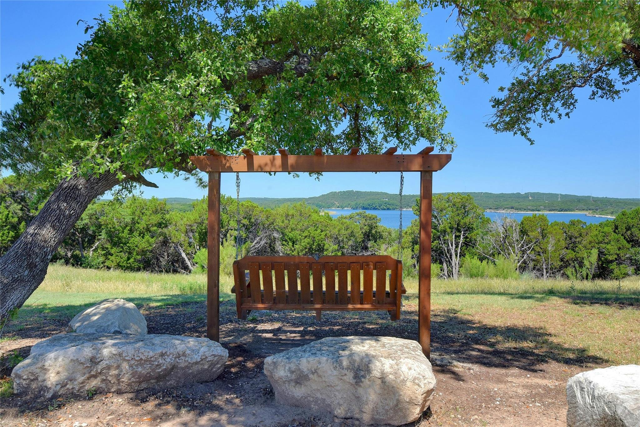 22621 Fountaingrass Ln, Lago Vista, TX 78645