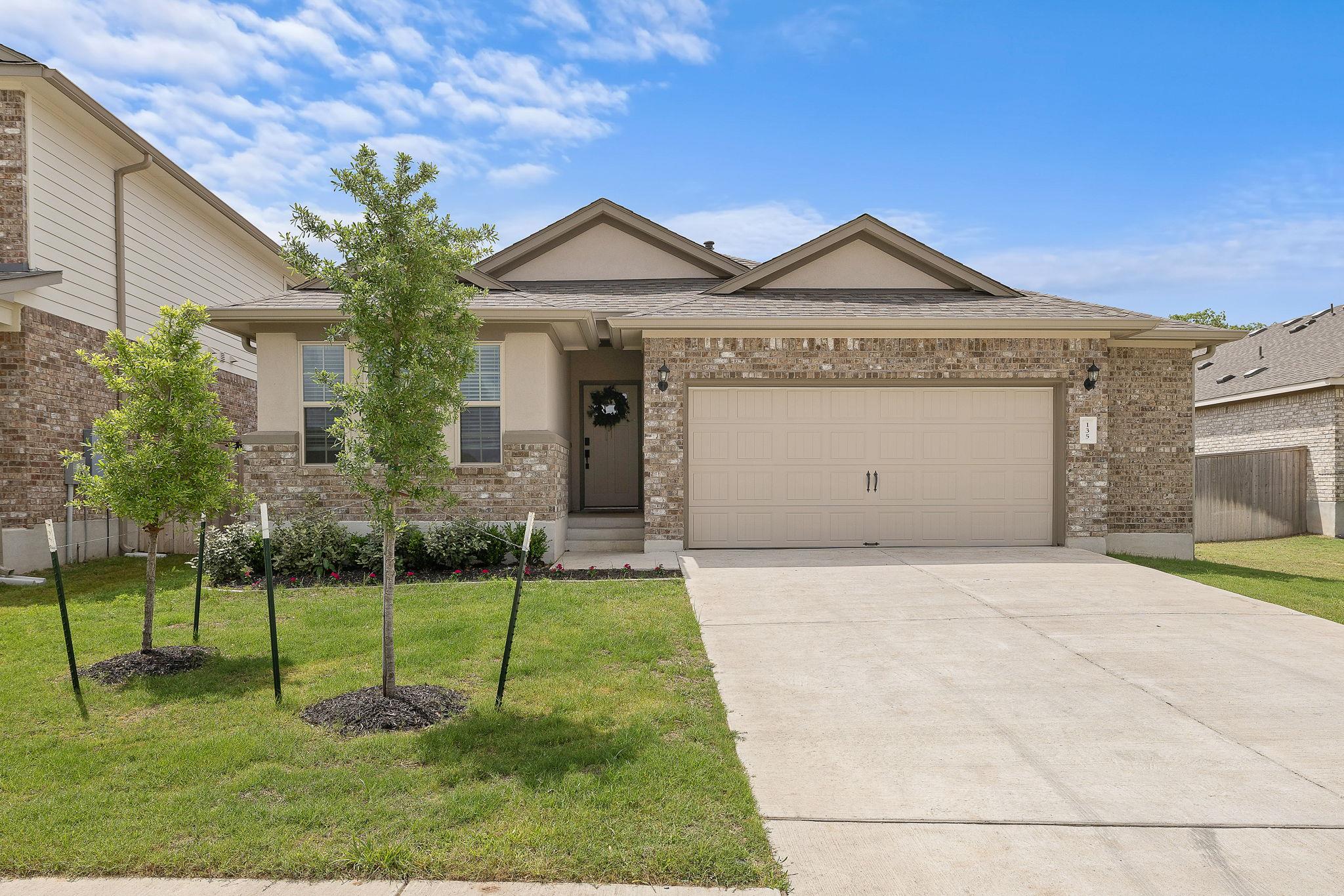 135 Hackberry Ln, Bastrop, TX 78602