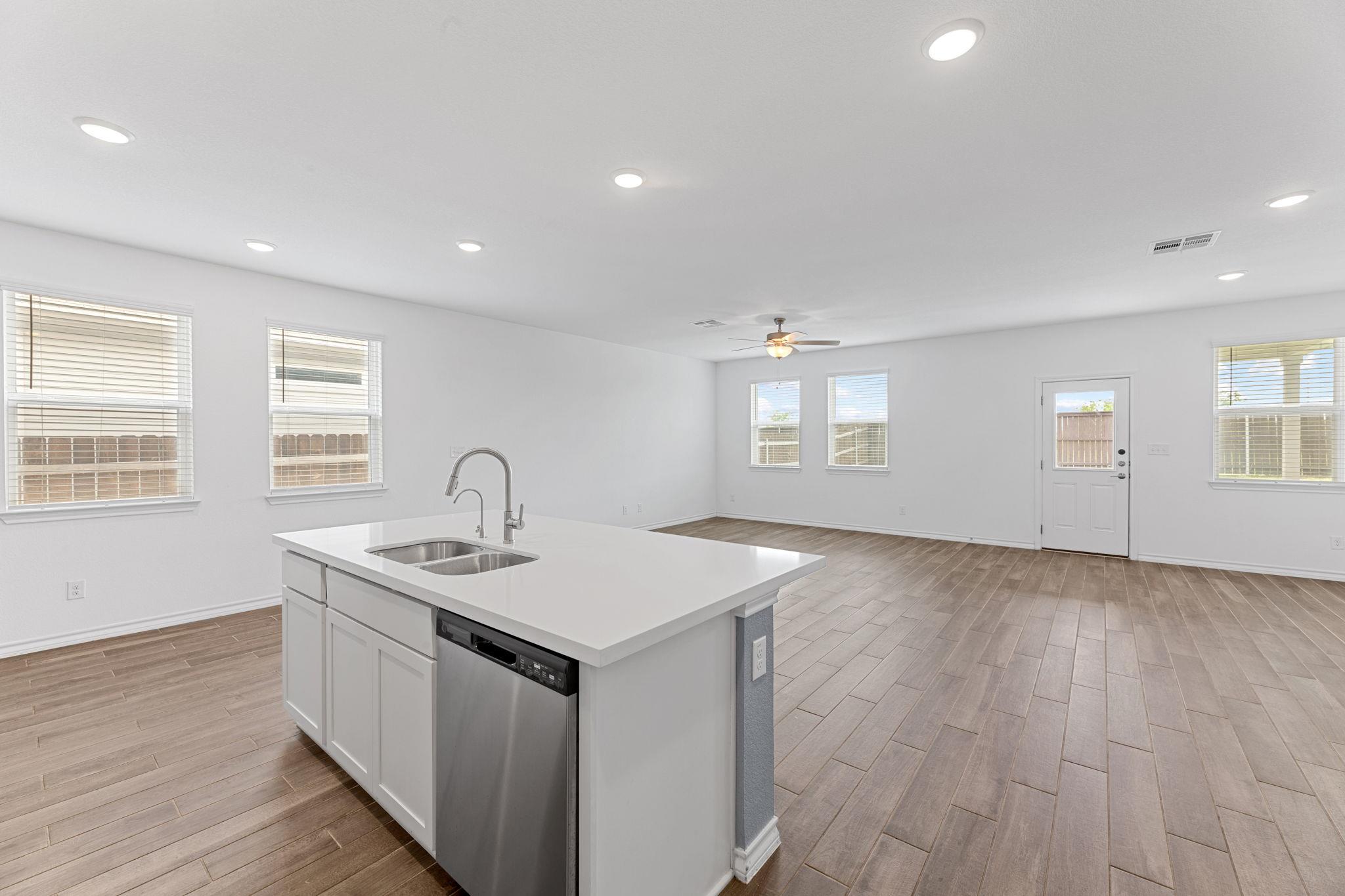 204 Thurman Holt Rd, Hutto, TX 78634